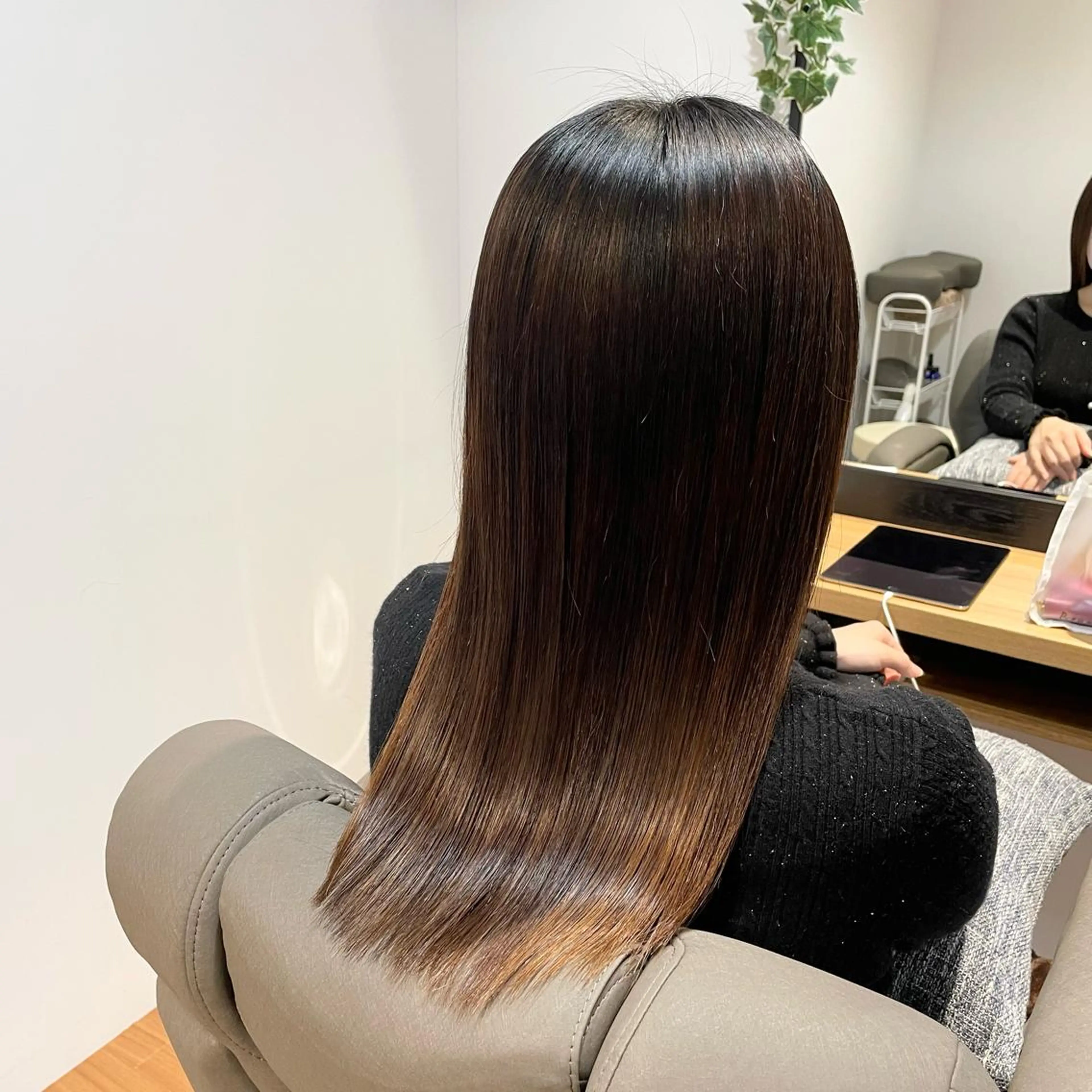 ロング カット 縮毛矯正 トリートメント ヘッドスパ 髪質改善&Spa fee 南越谷店2号店所属・岩井 夏生のヘアスタイル