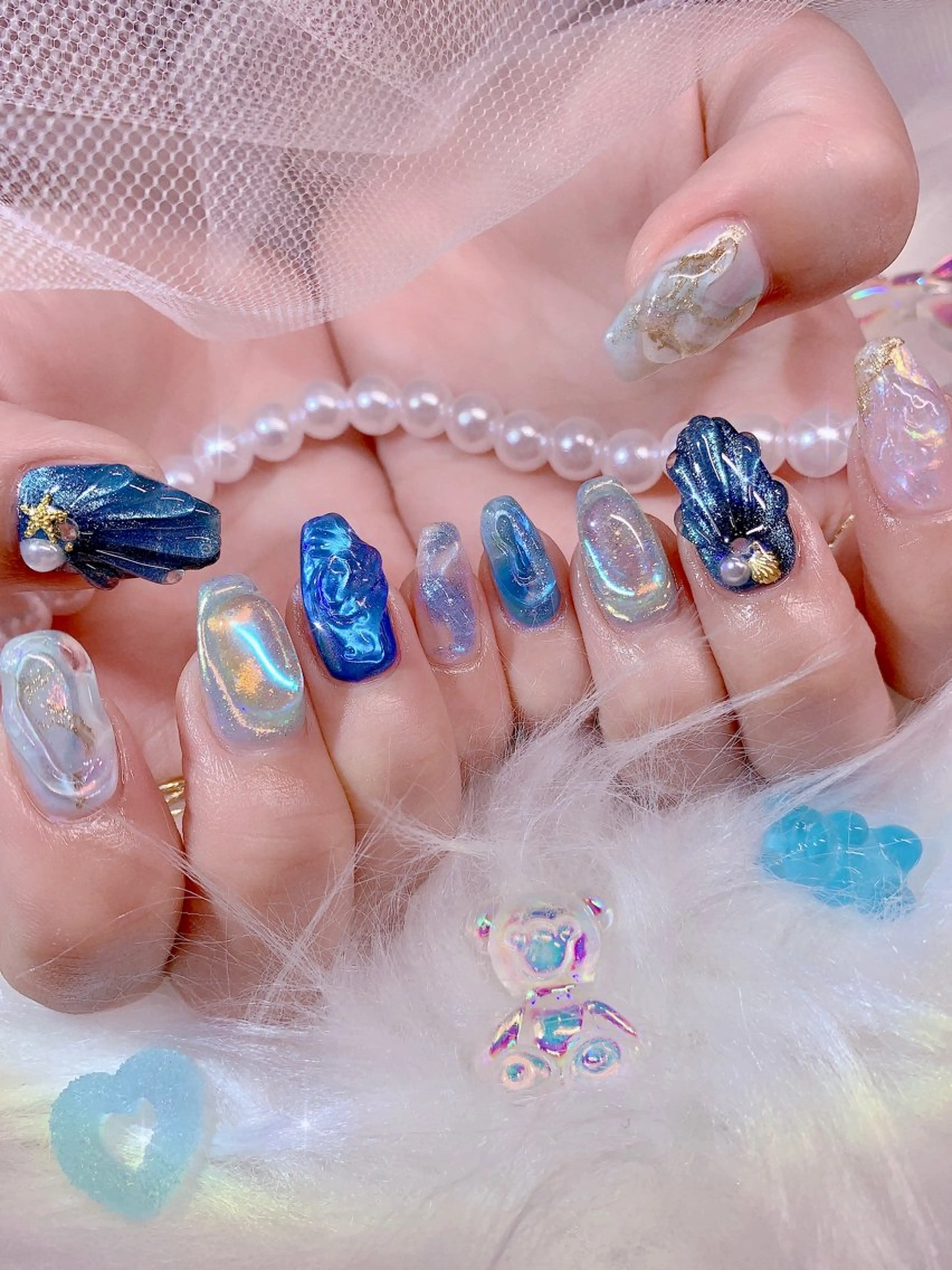 ネイル アートネイル オーロラネイル 氷ネイル・うるうるネイル キラキラネイル 水色 シェアサロンLei.g(レイジー)所属・3Dアートネイル💗 都築レナのネイルデザイン