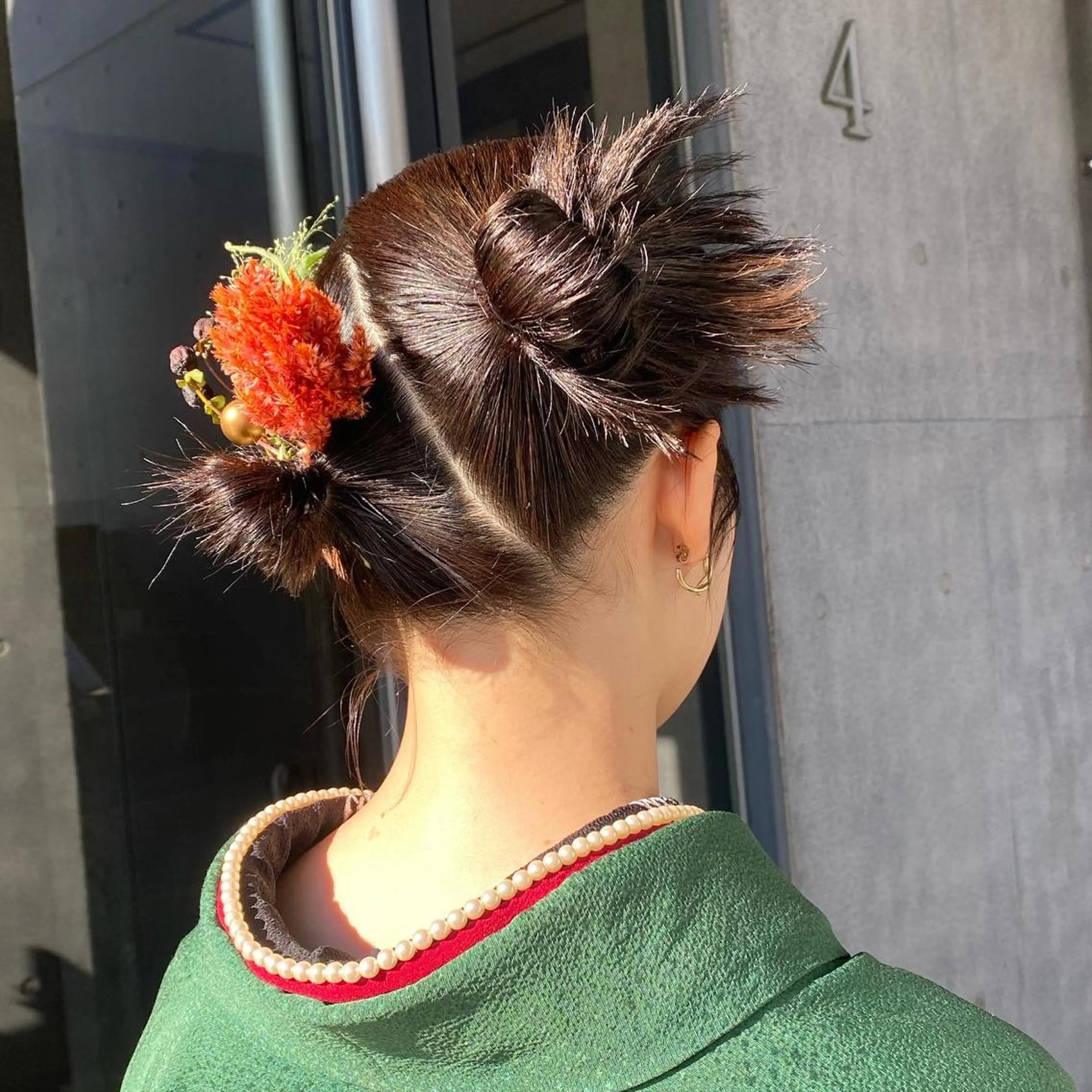ミディアム ヘアアレンジ 成人式 ヘアセット Yahiko ハイトーンのヘアスタイル