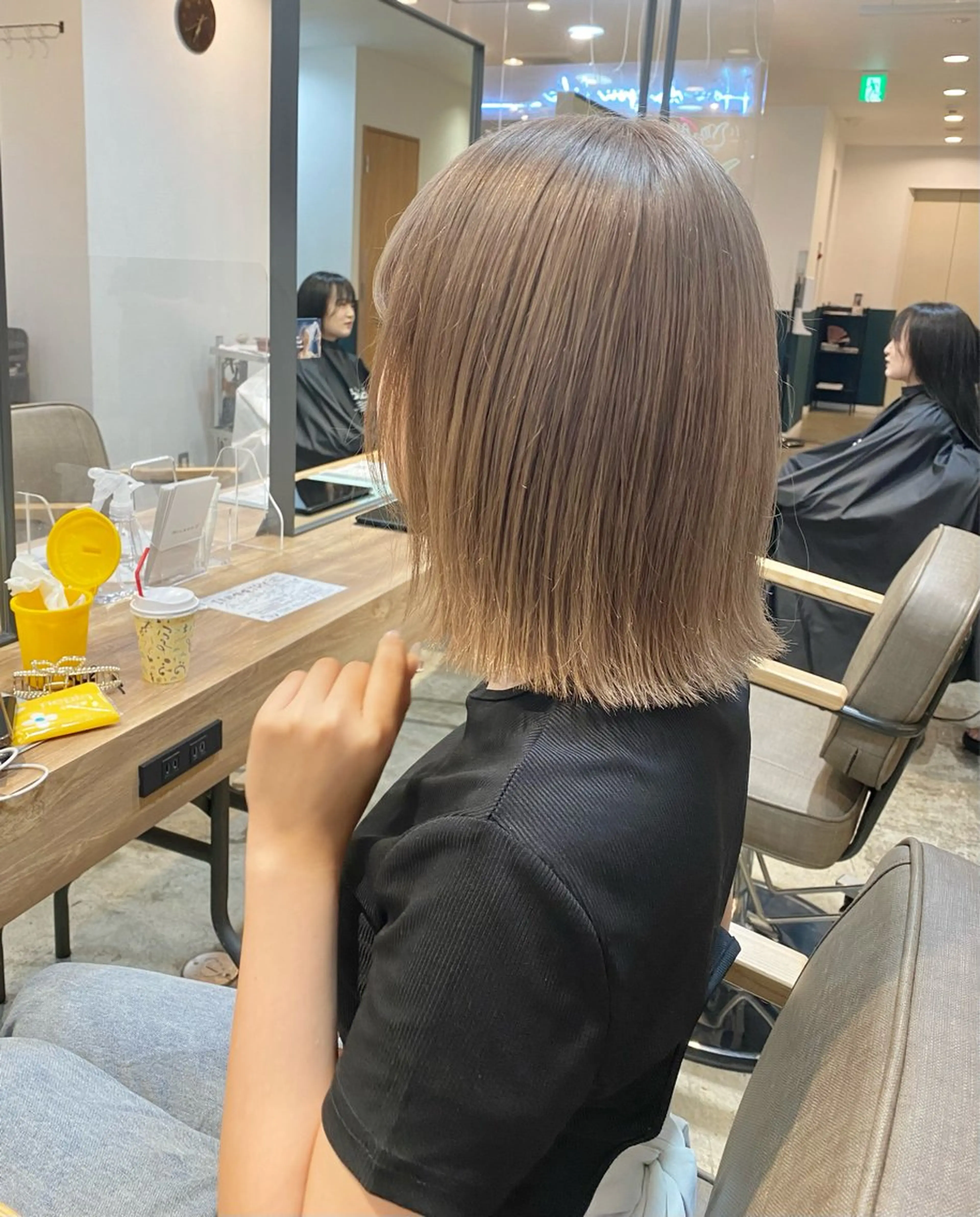 ショート カラー ベージュカラー ミルクティーベージュ 聖斗 /ハイトーン/パーマのヘアスタイル