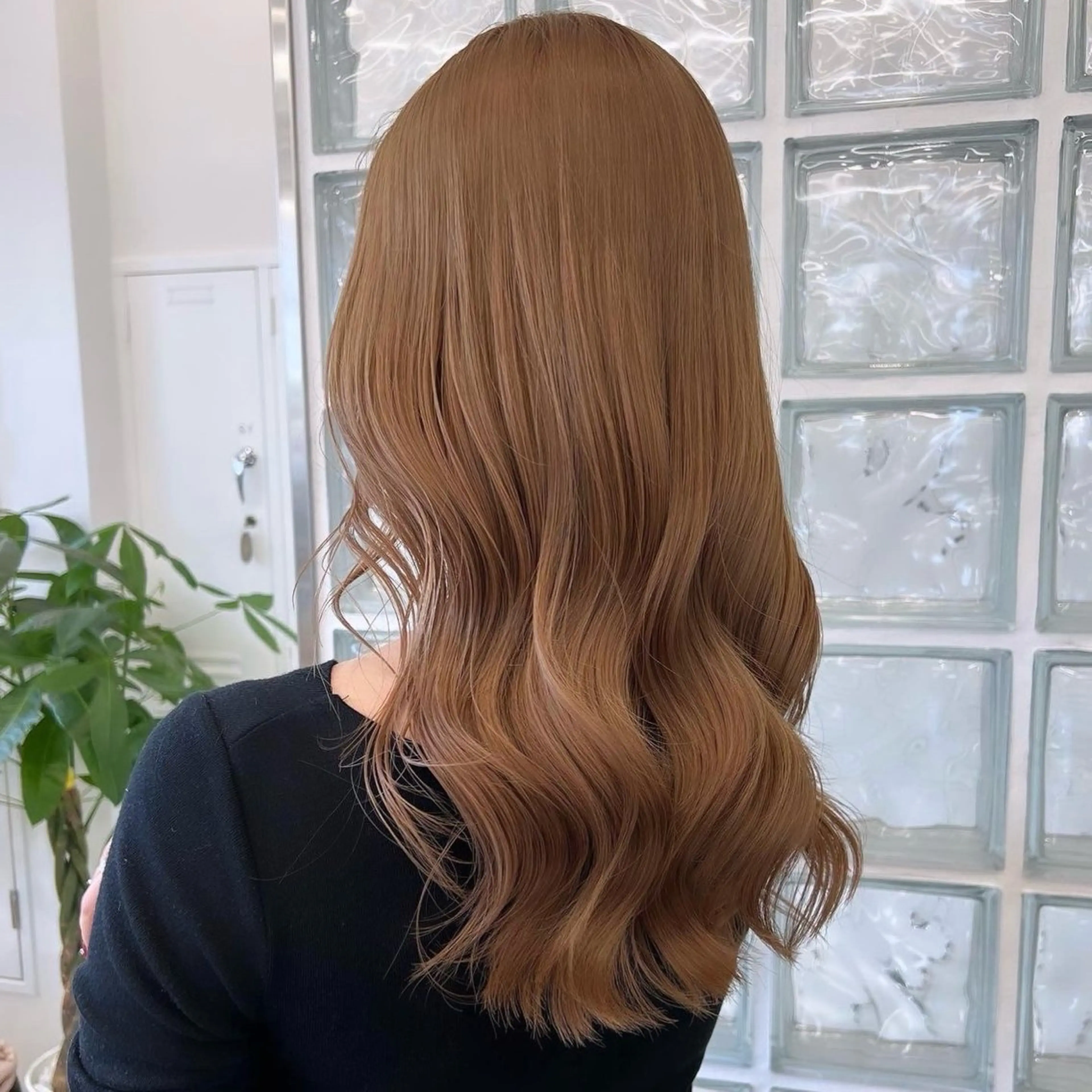 ロング カラー ベージュカラー ブリーチ ミルクティーベージュ ヘアカラー トリートメント cinq PROJECT所属・ミルクティーベージュ 🐱【Ryo】のヘアスタイル