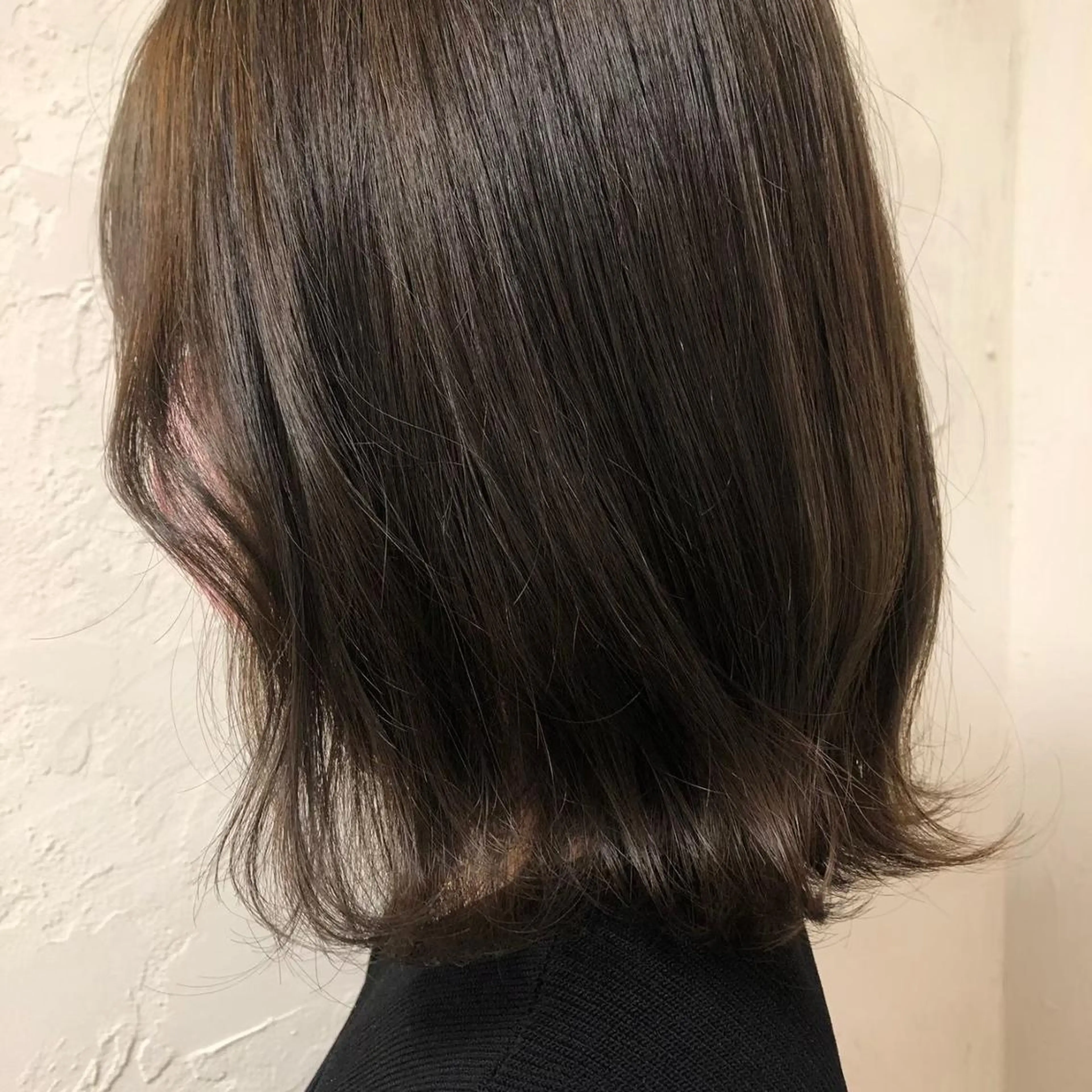 ミディアム くびれヘア ヘアカラー SiLO 【シロ】のヘアスタイル