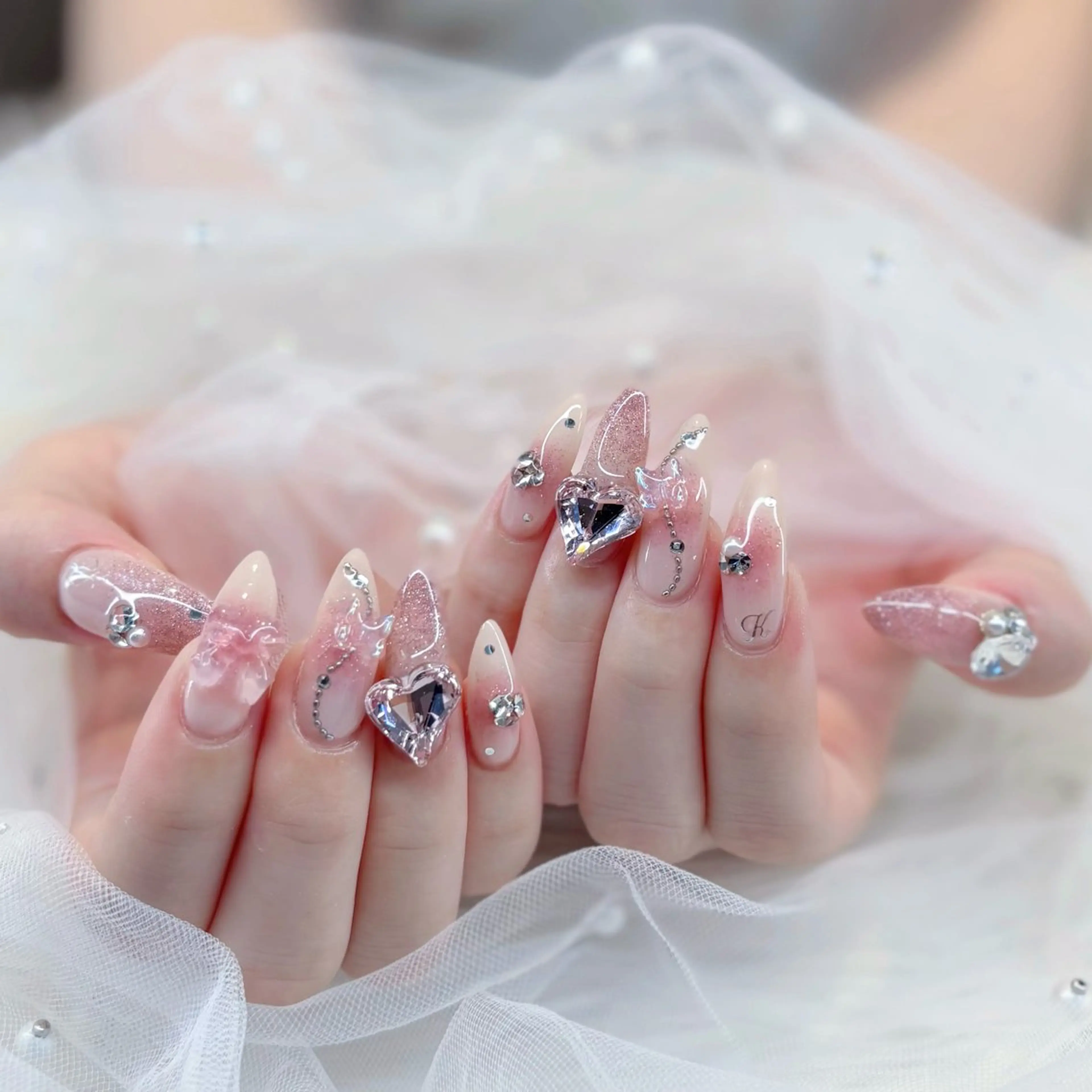 ネイル チークネイル フラッシュネイル ハート キラキラネイル ワンホンネイル ハンドネイル Keli Nailのネイルデザイン