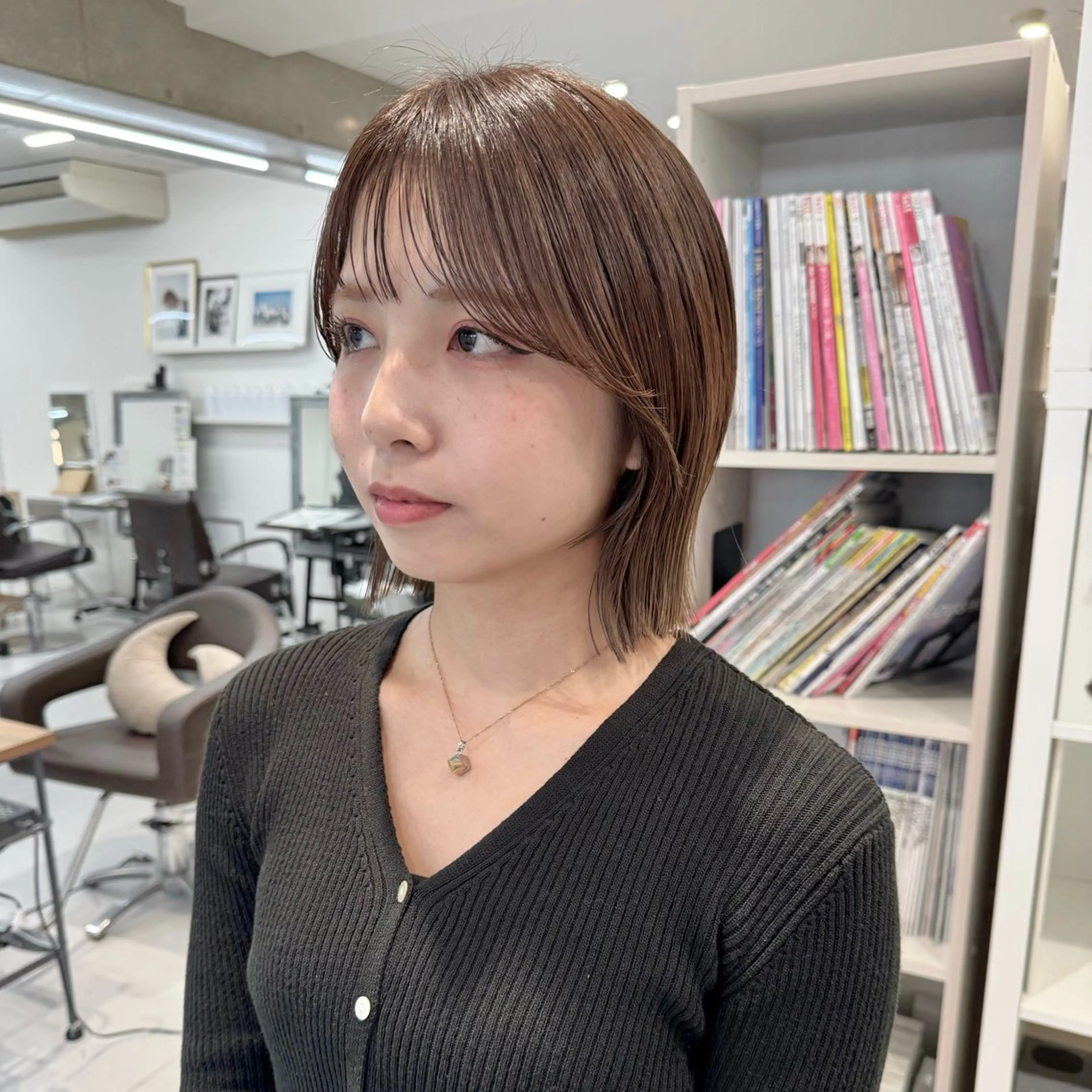 ミディアム 切りっぱなしボブ ボブ カット ヘアカラー トリートメント 会田有紀 /切りっぱなしボブのヘアスタイル