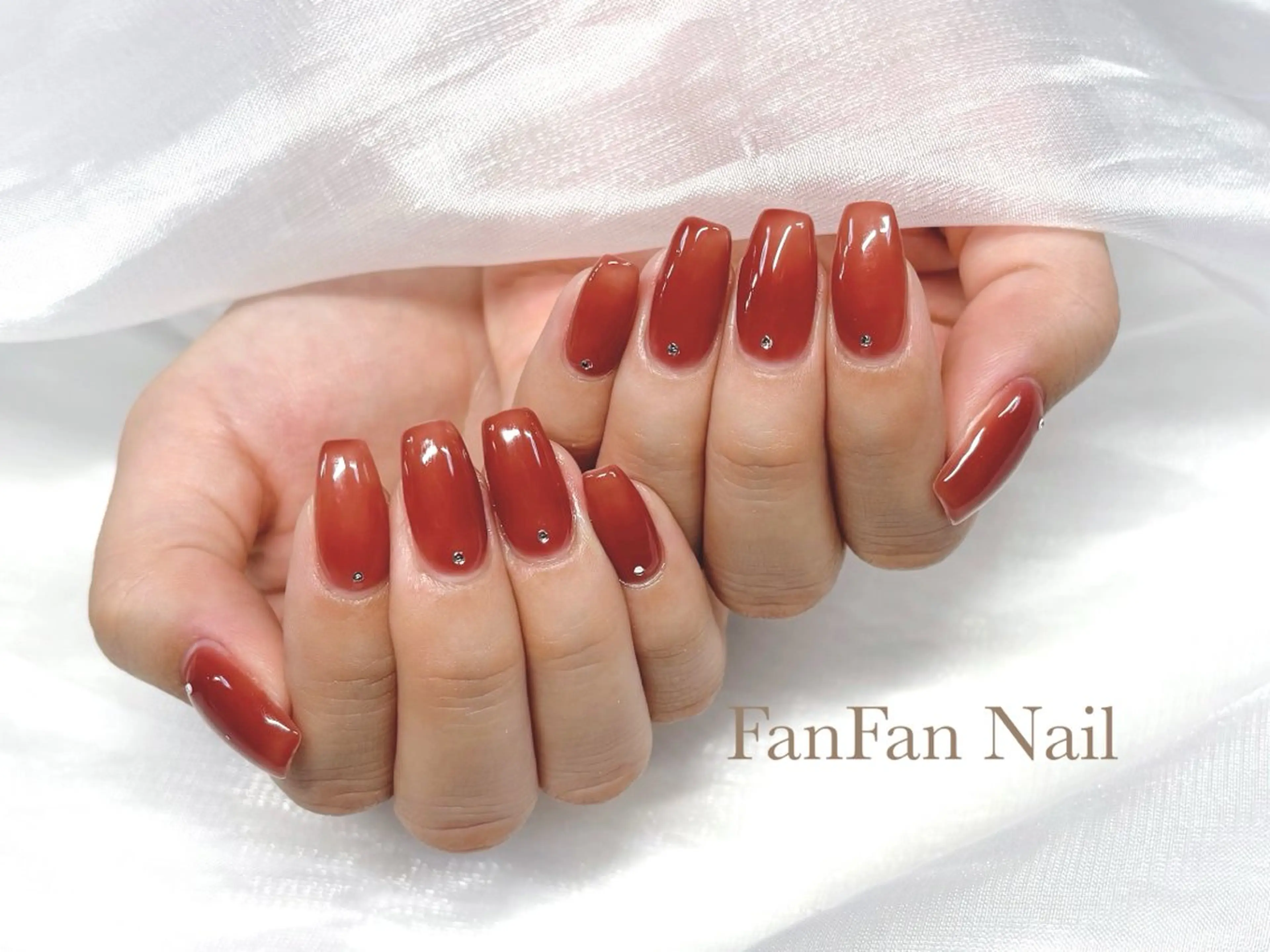 ネイル ストーンネイル ハンドネイル Yuni FanFanNailのネイルデザイン