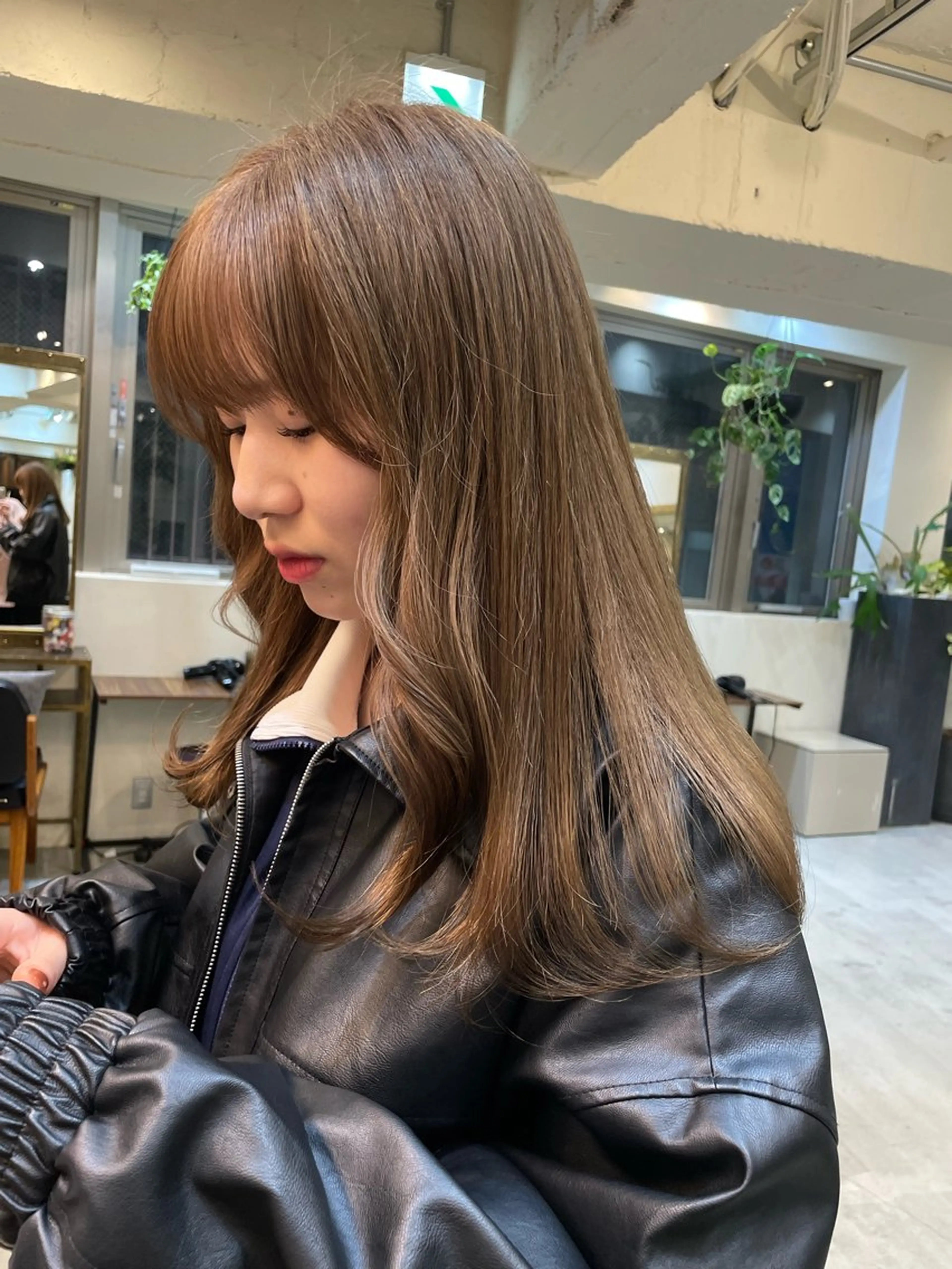 ロング カラー ベージュカラー ブリーチ 透明感カラー ラベンダーカラー ピンクカラー レイヤーカット大人気 💛吉田百花のヘアスタイル