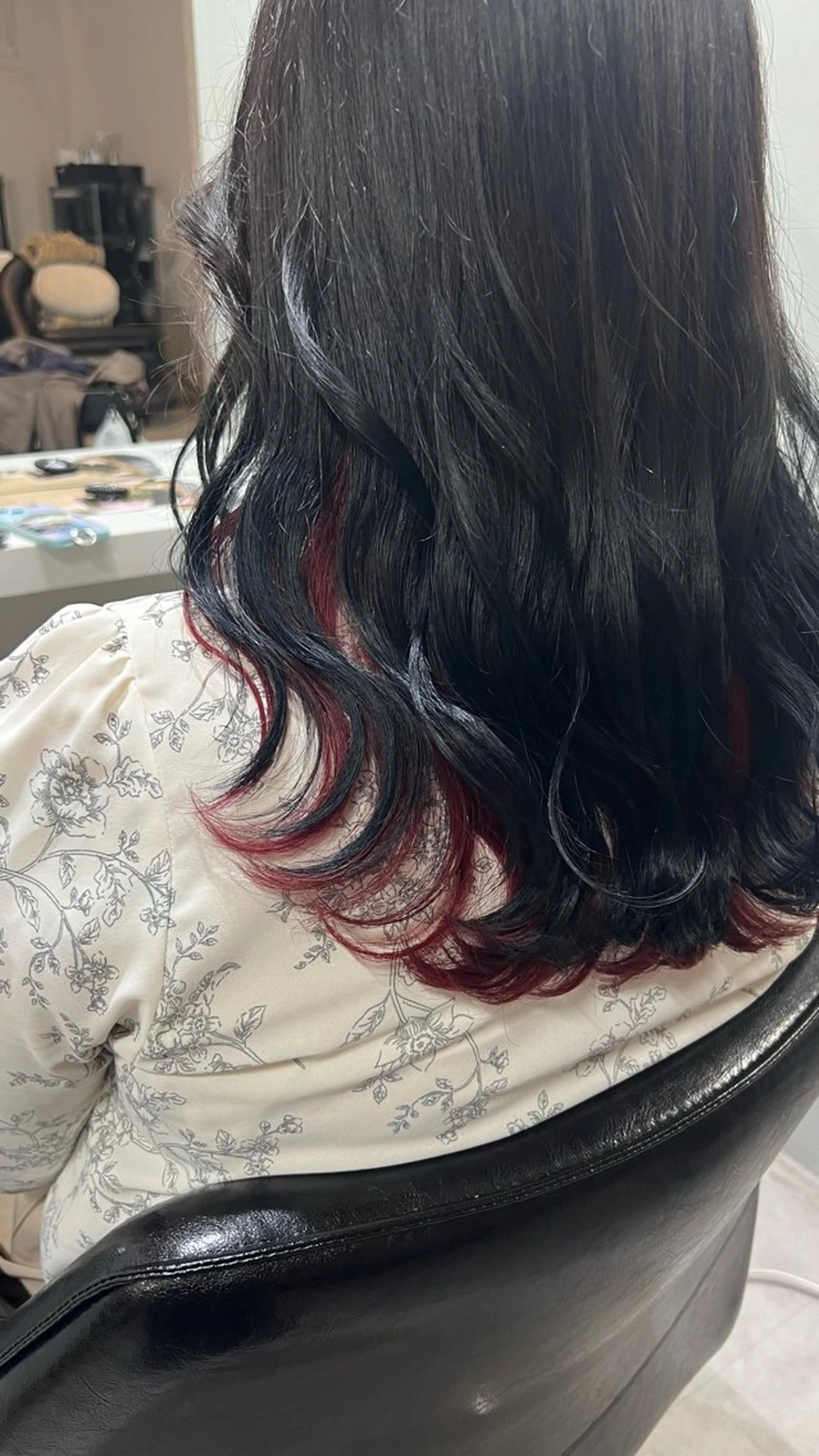 セミロング カラー アッシュ ブリーチ ピンクカラー ヘアカラー トリートメント 🎀tokute ナオ🧸のヘアスタイル