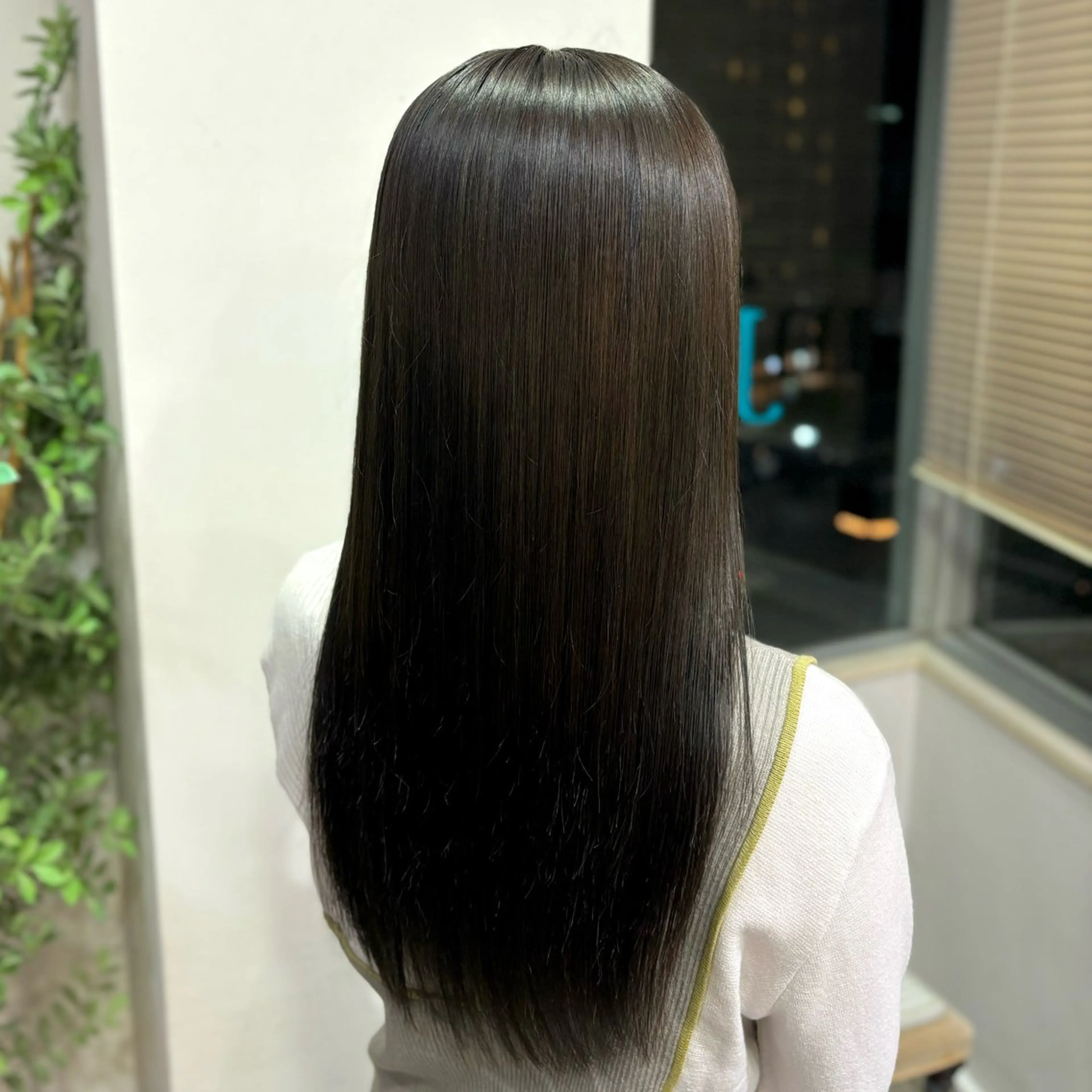 カラー グレージュ mjuk【ミューク】所属・小川 あおとのヘアスタイル