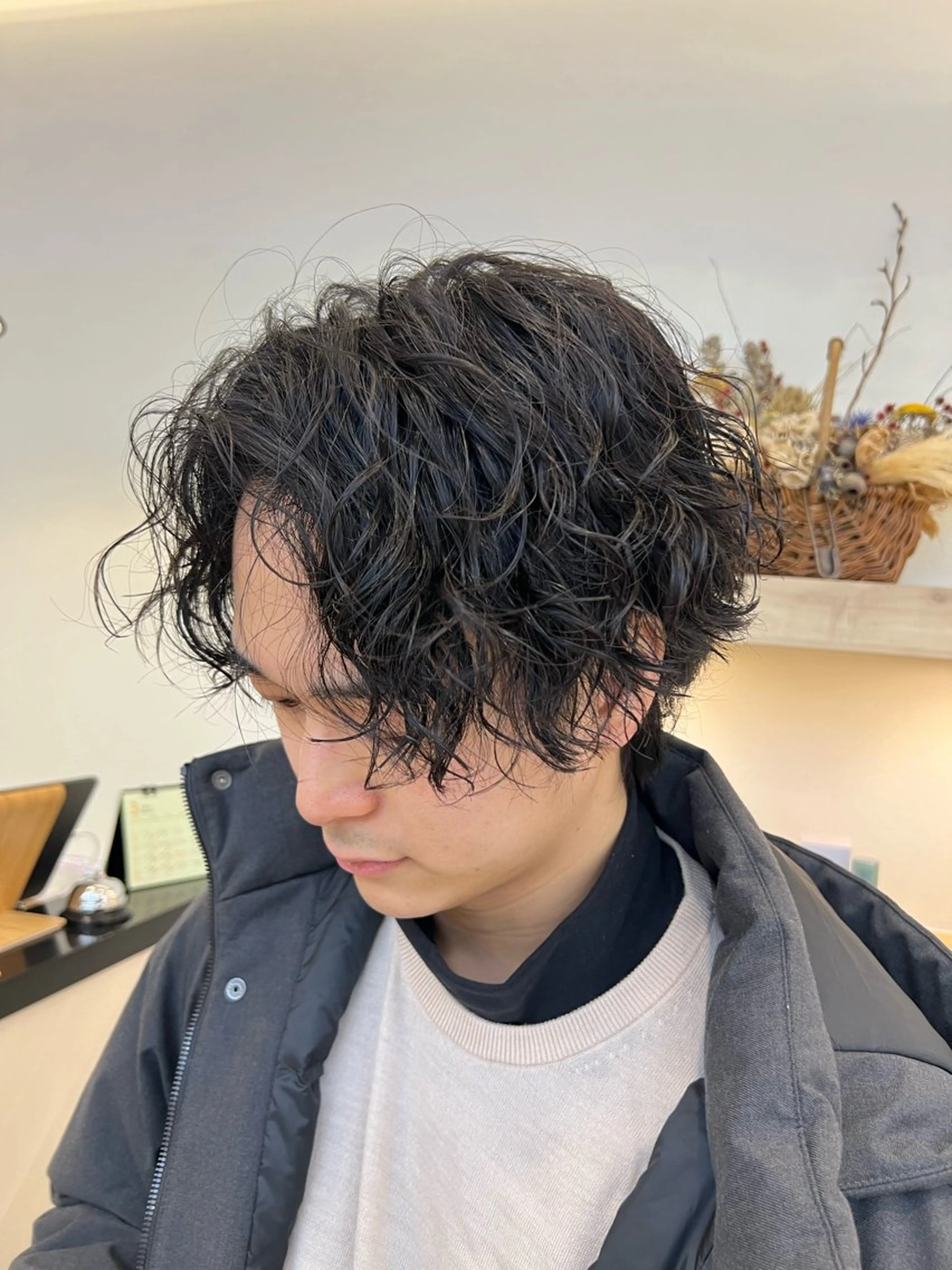 ミディアム メンズパーマ 岩成健志郎のヘアスタイル