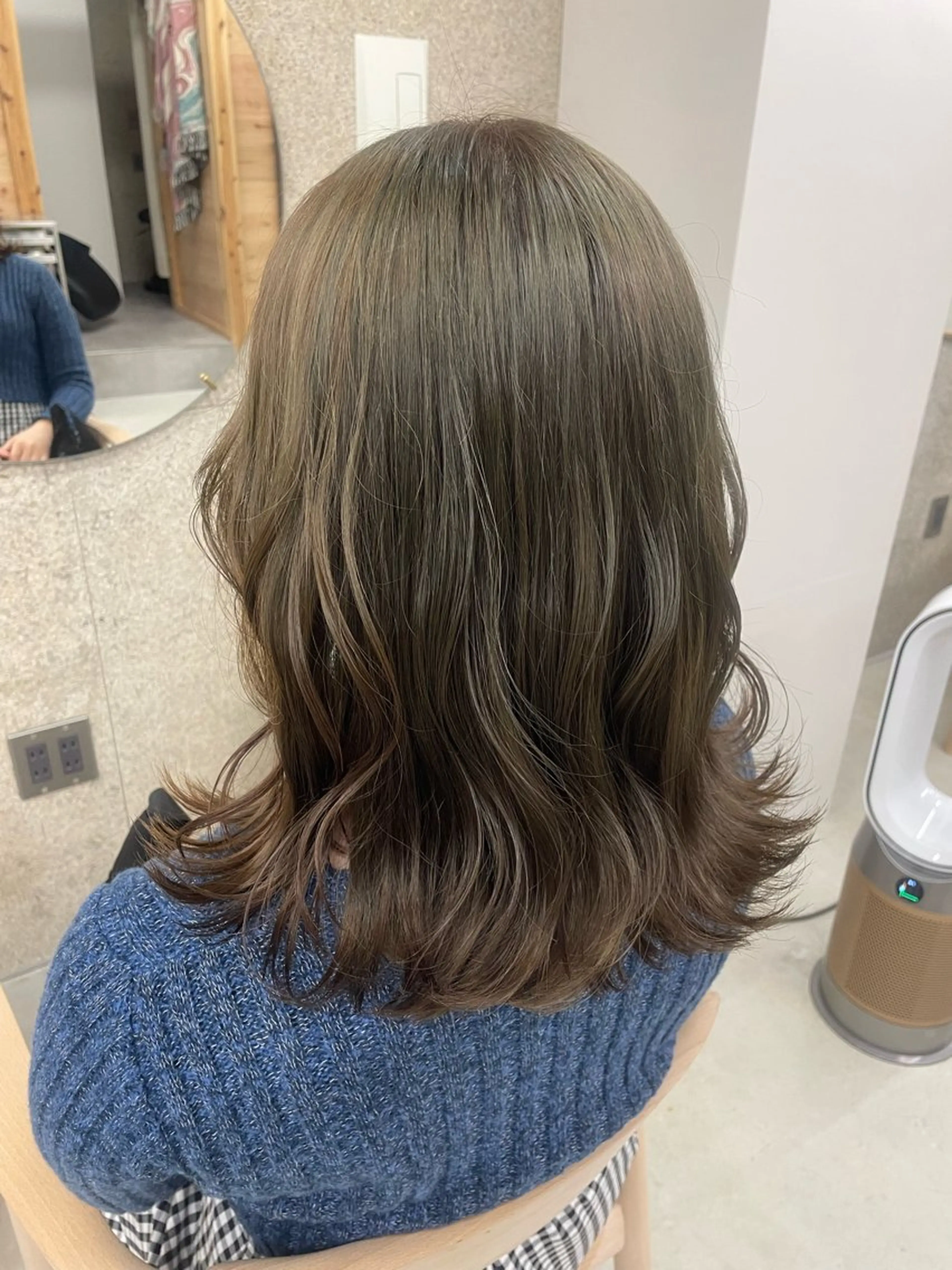 ミディアム カラー ベージュカラー グレージュ オリーブベージュ オリーブカラー オリーブグレージュ ヘアカラー 『SiLO』 rumiのヘアスタイル