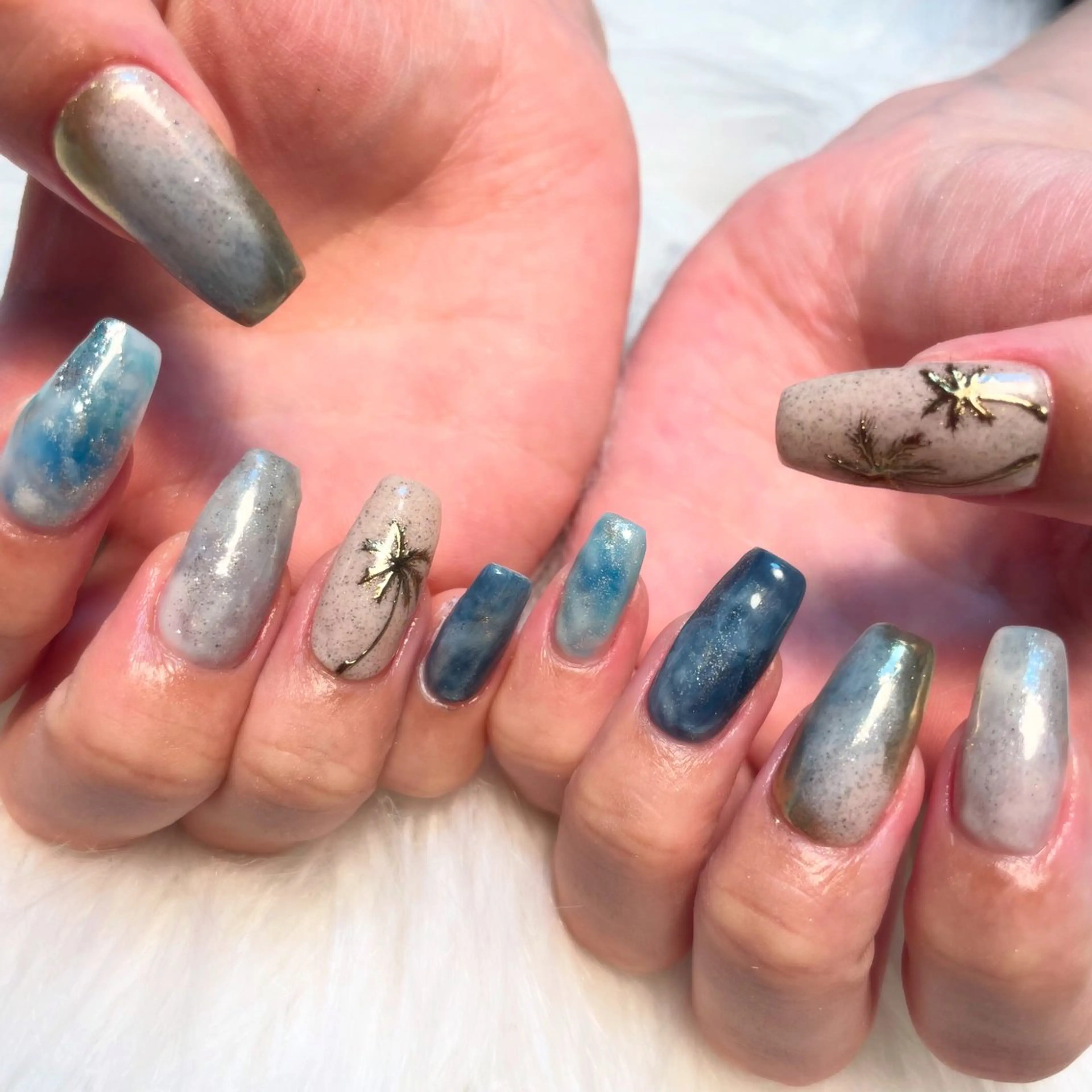 ネイル ハンドネイル ゴテゴテ💙ワンホン リオナのネイルデザイン