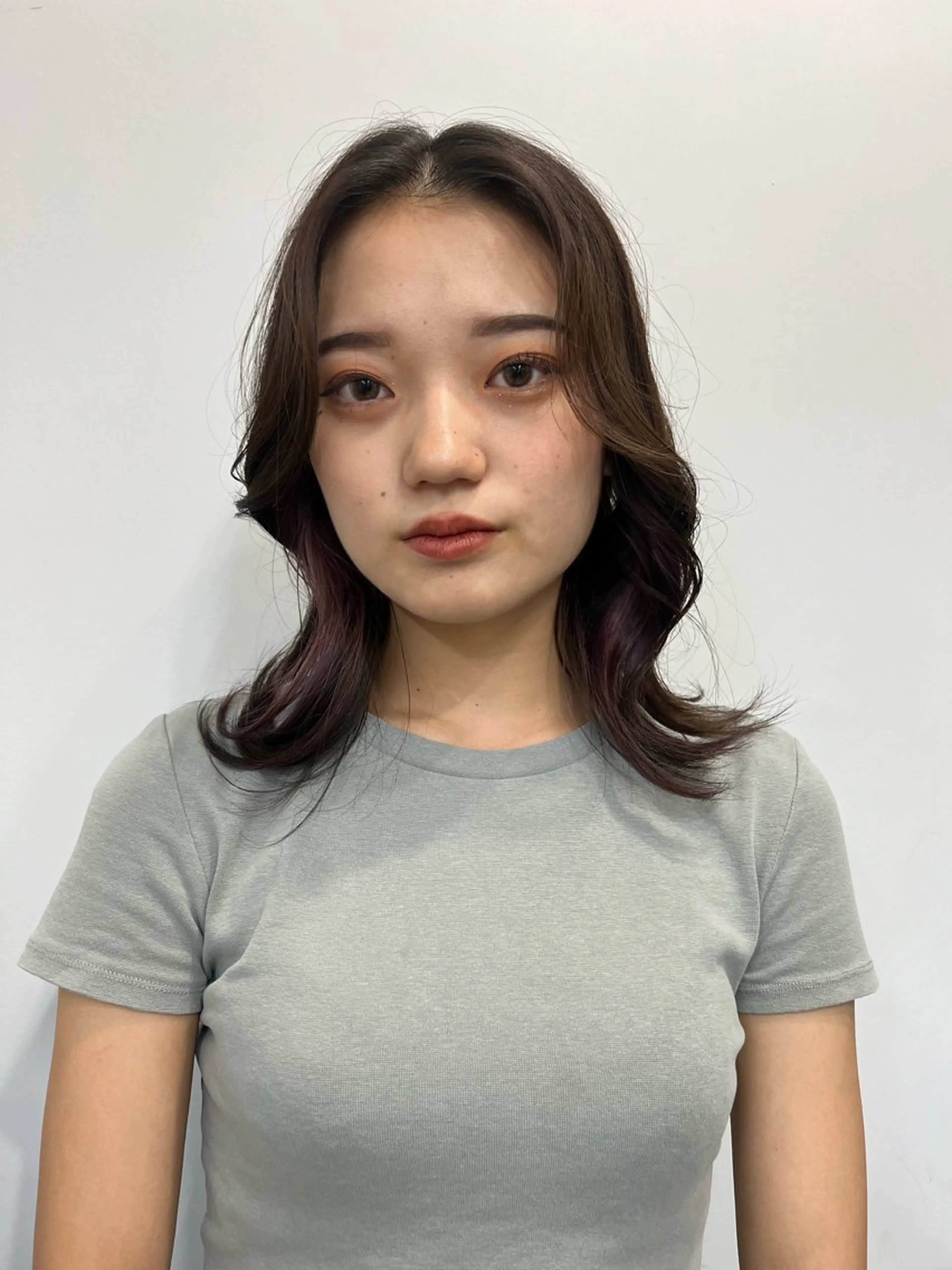 カラー イヤリングカラー 髪質改善 韓国風レイヤーカット グレージュ/大希のヘアスタイル