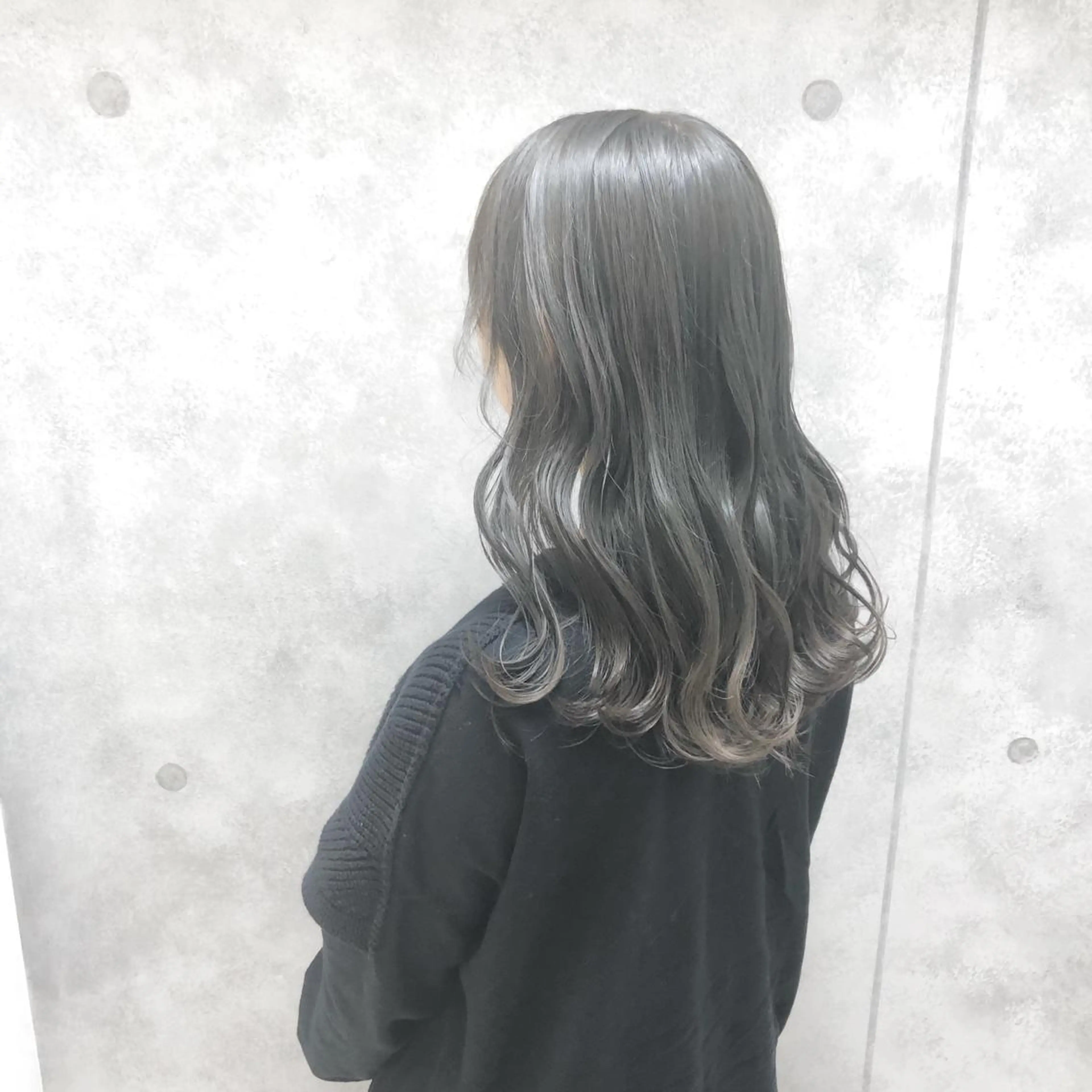 セミロング 【Luis なんば】のヘアスタイル