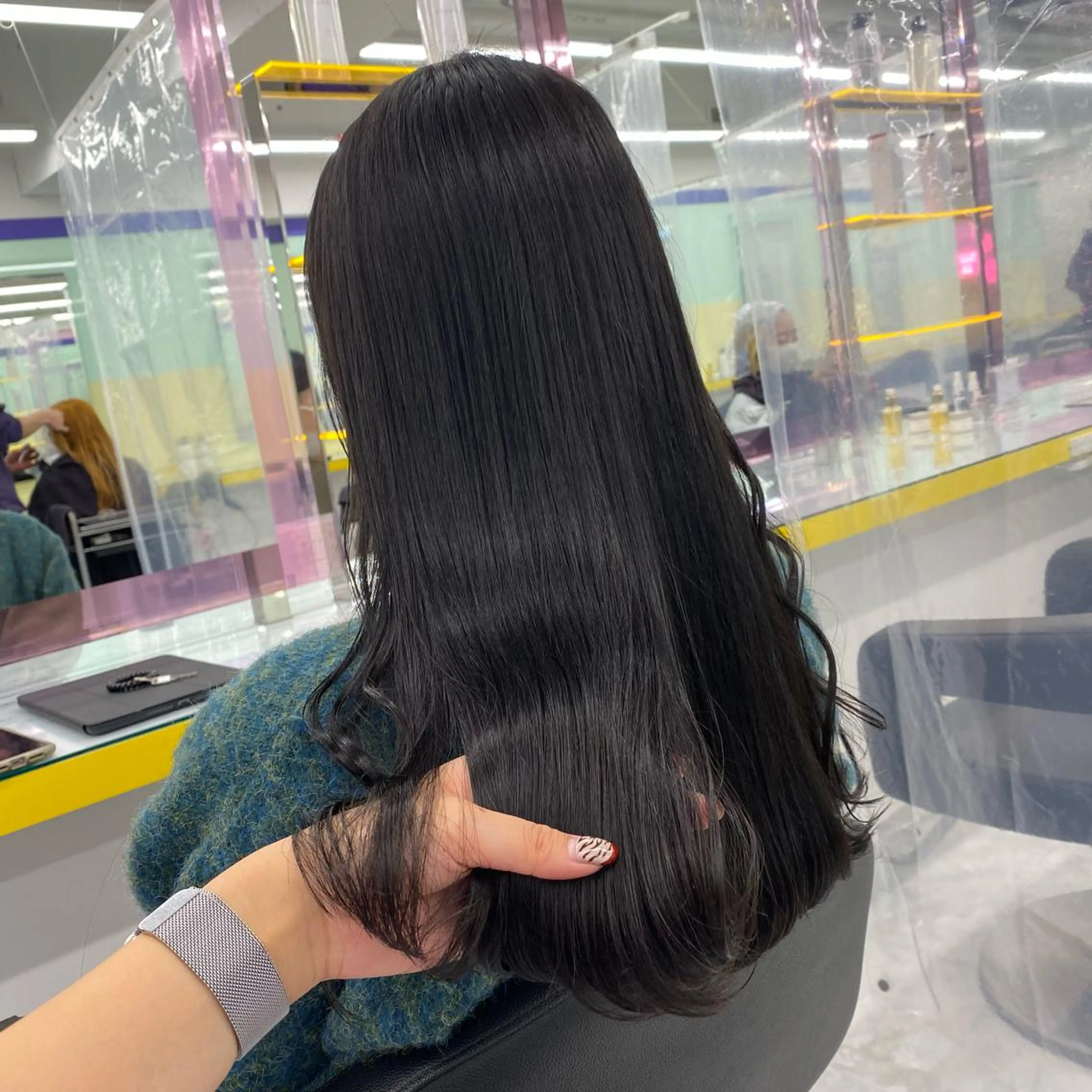 セミロング カラー ヘアアレンジ カット ヘアカラー GOTODAY shair salon 横浜mare店所属・透明感抜群カラー mai🍑♡のヘアスタイル
