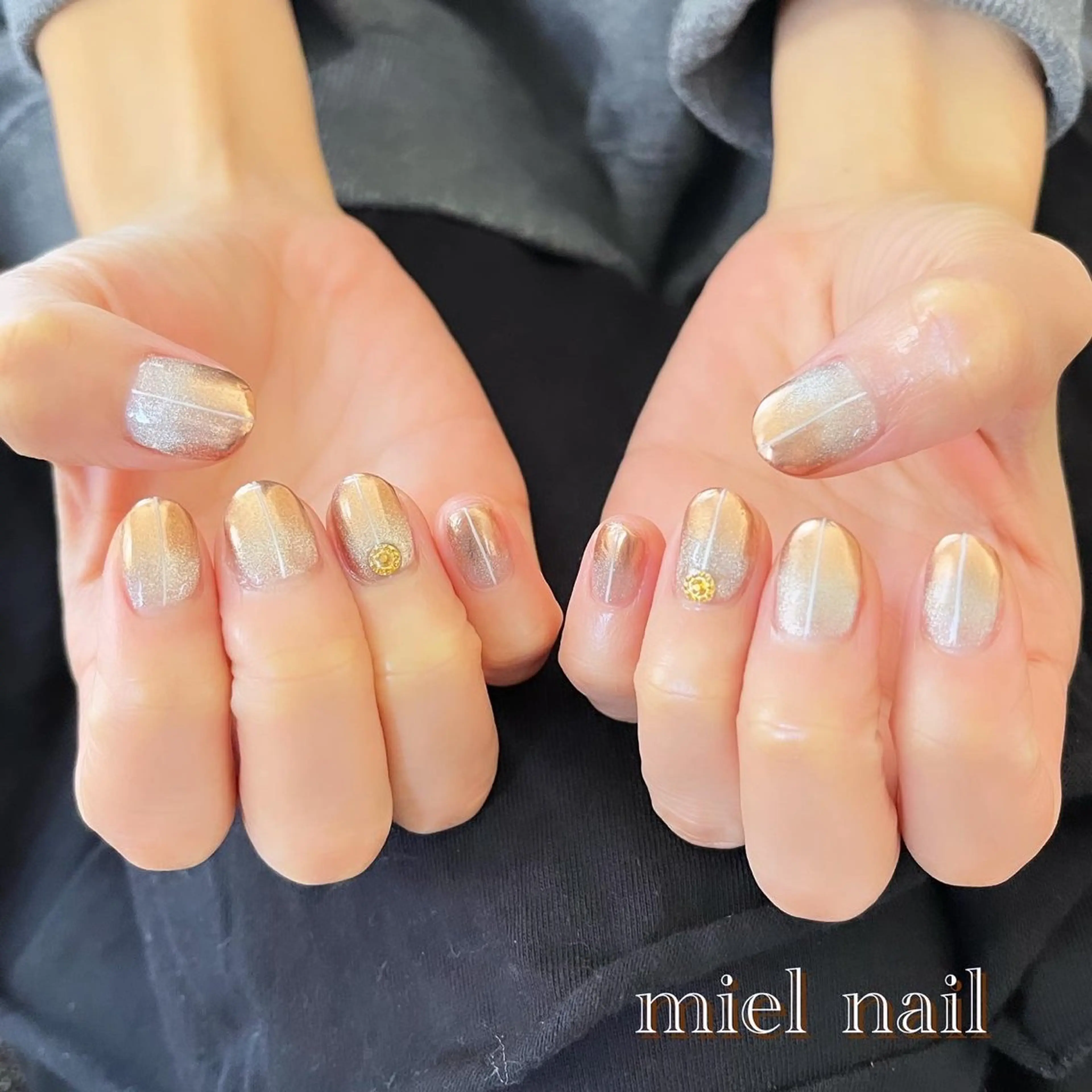 ネイル マグネットネイル ミラーネイル ストーンネイル 冬ネイル クリスマス ハンドネイル miel nailのネイルデザイン