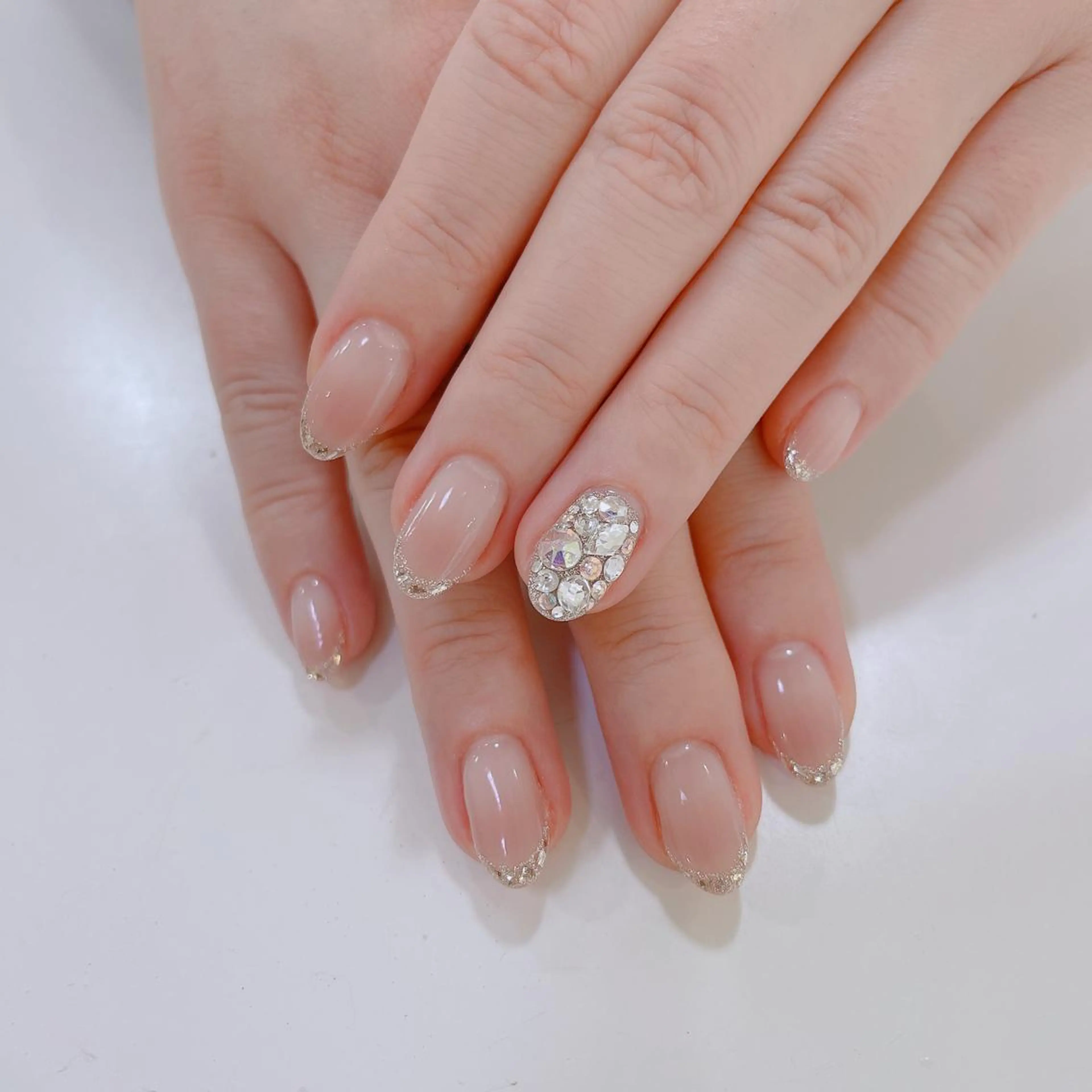ネイル フレンチネイル ガラスフレンチ ストーンネイル Nailsalon Julius luna所属・Juliusluna FUZUKIのネイルデザイン