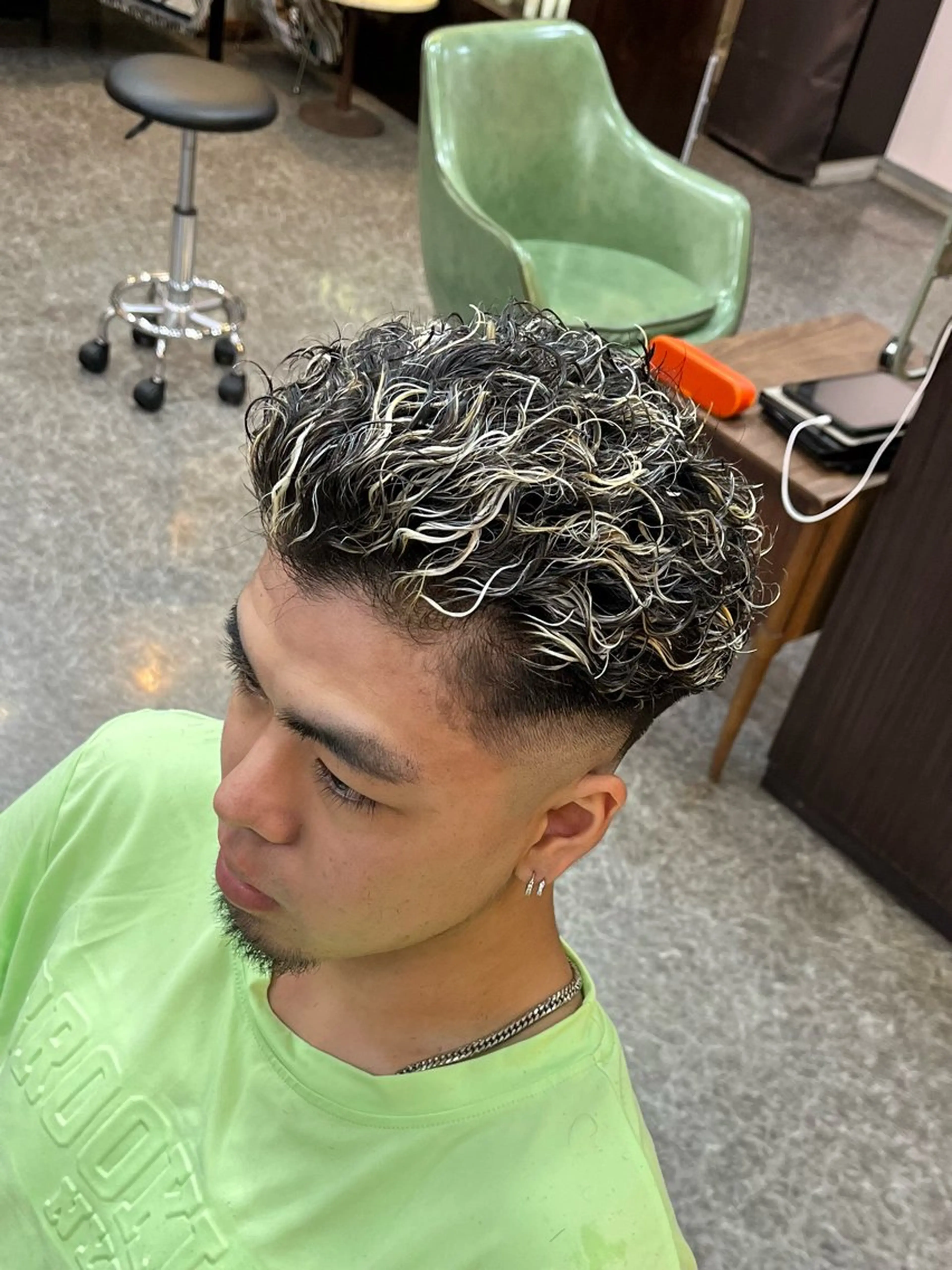 ミディアム パーマ CuMARi所属・歴7年🔥メンズ専門 100％満足させますのヘアスタイル