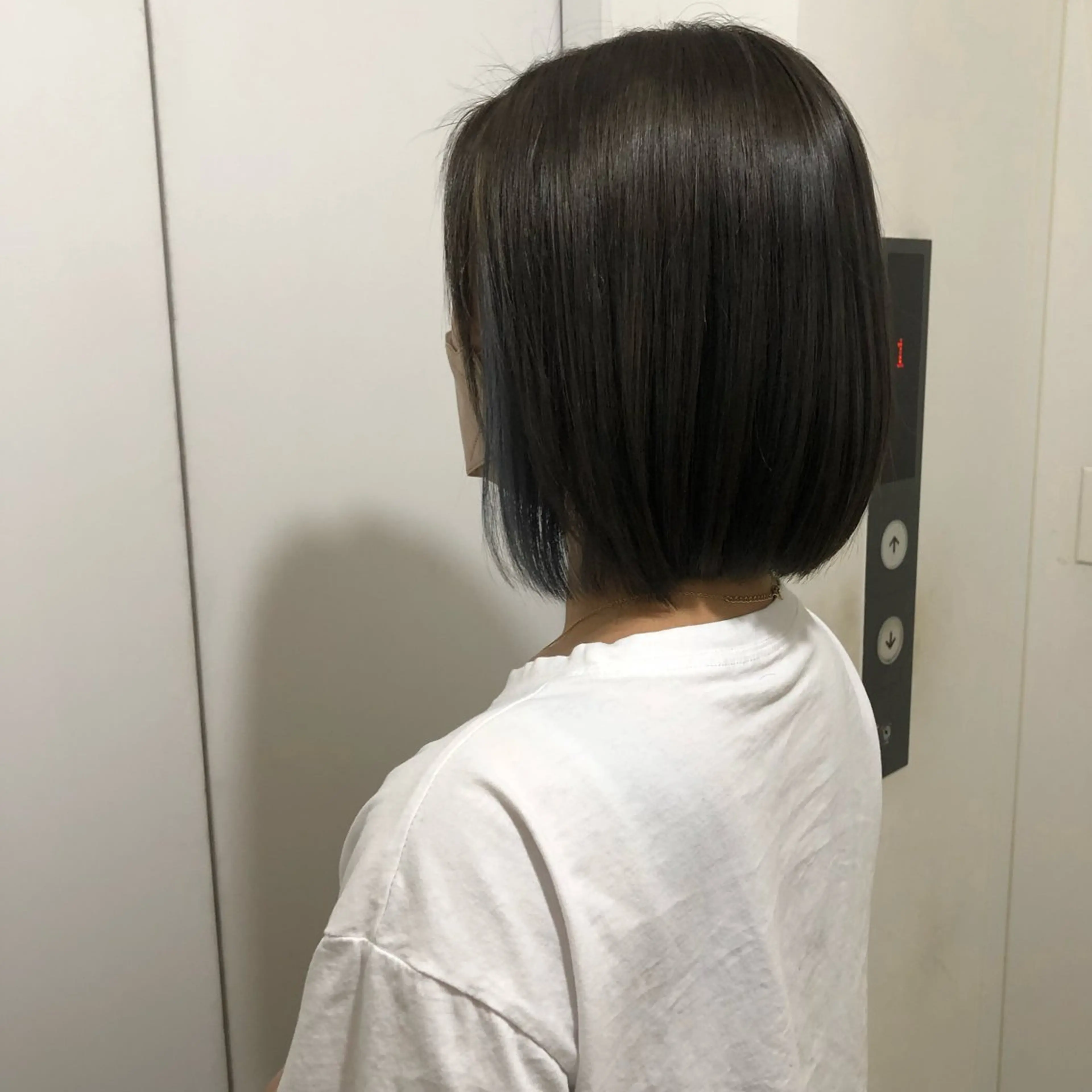 ショート ヘアカラー 高津 千慧のヘアスタイル