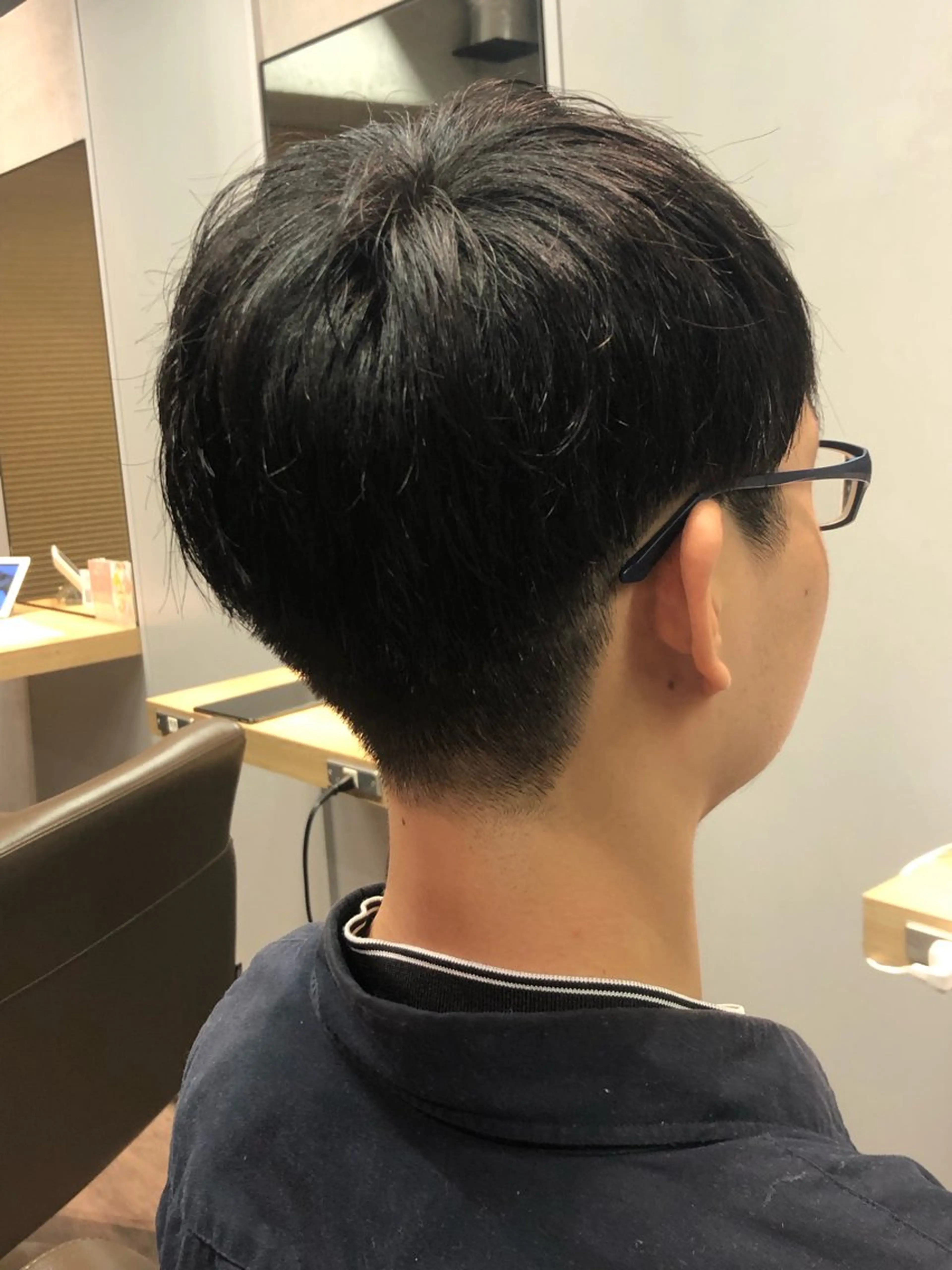 メンズ 刈り上げ 🎀縮毛矯正.暗髪 .艶髪🩶ちひろのヘアスタイル