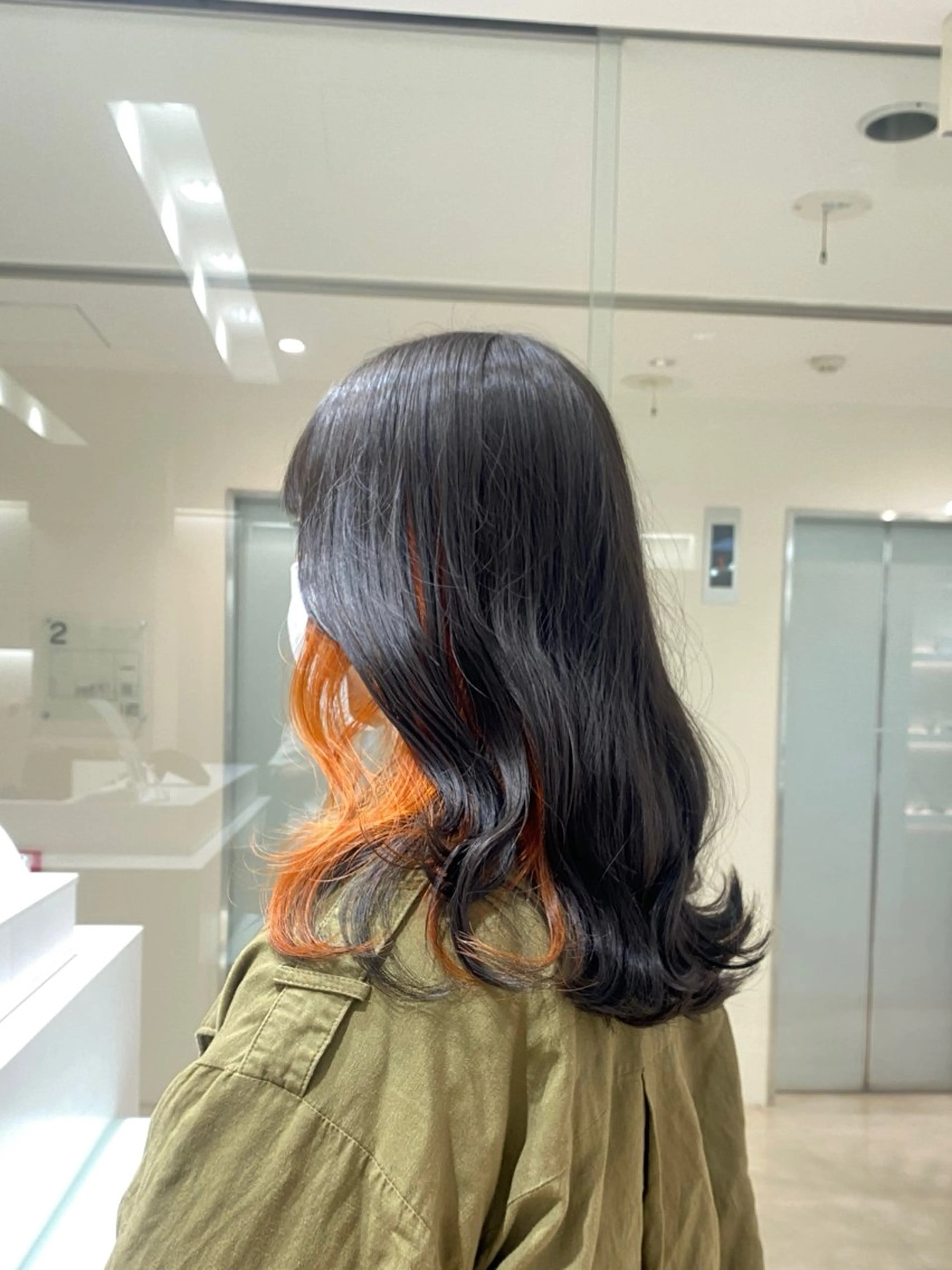 セミロング カラー オレンジ カット ヘアカラー トリートメント 松永 わかなのヘアスタイル