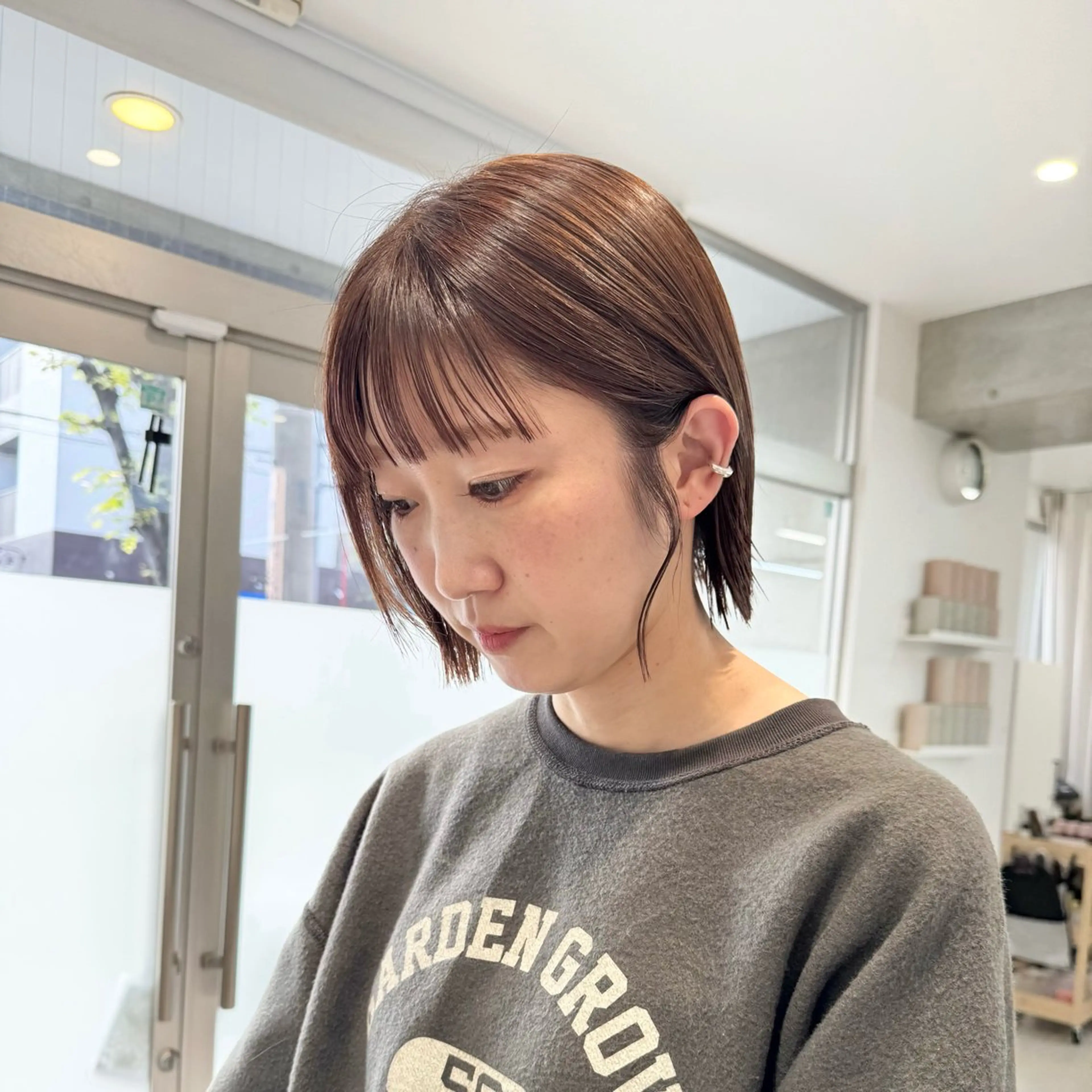 ミディアム 切りっぱなしボブ ボブ カット ヘアカラー トリートメント 会田有紀 /切りっぱなしボブのヘアスタイル