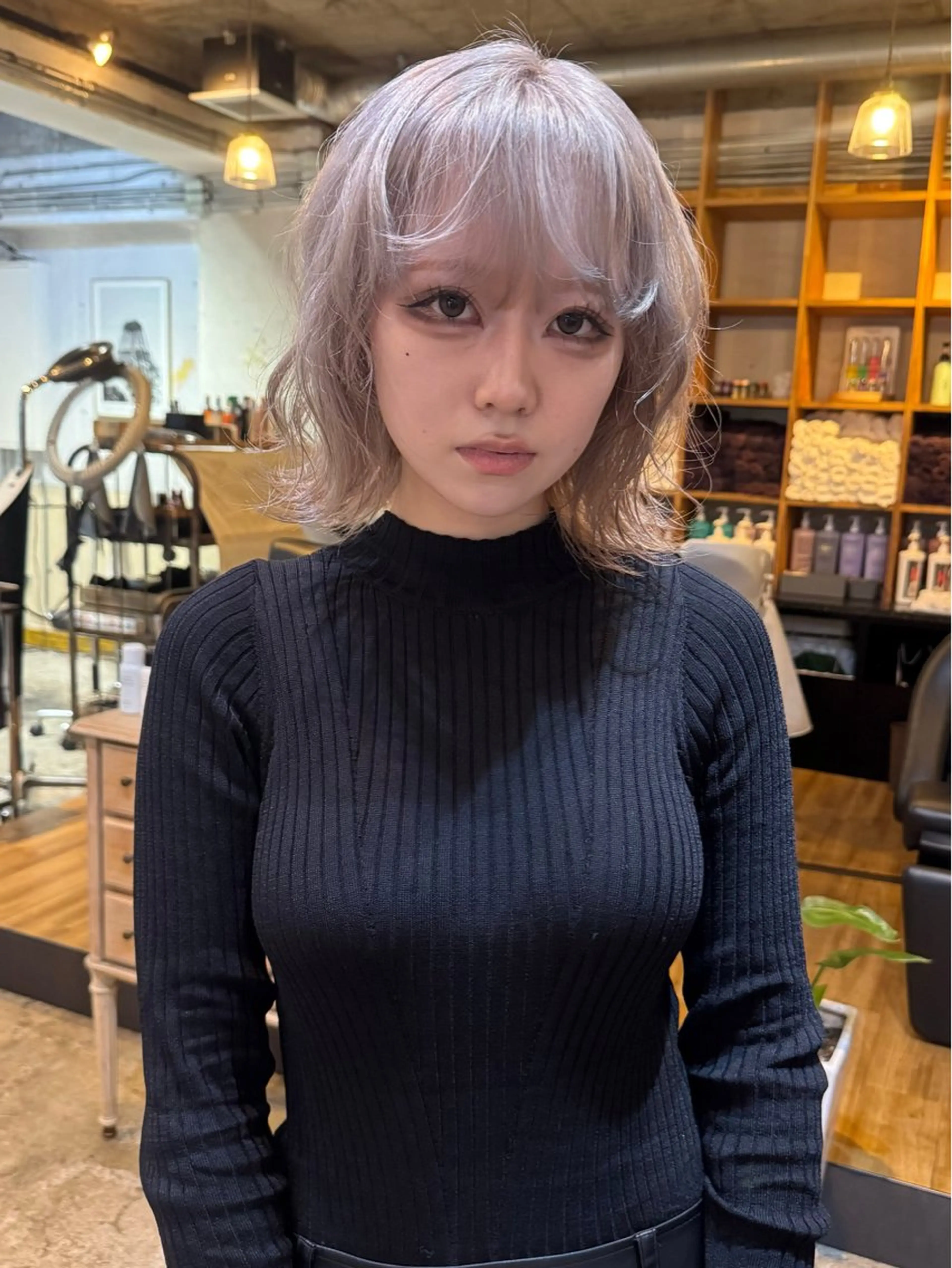 カラー デザインカラー ハイトーンカラー カット ヘアカラー HIKARIS 長澤彩のヘアスタイル