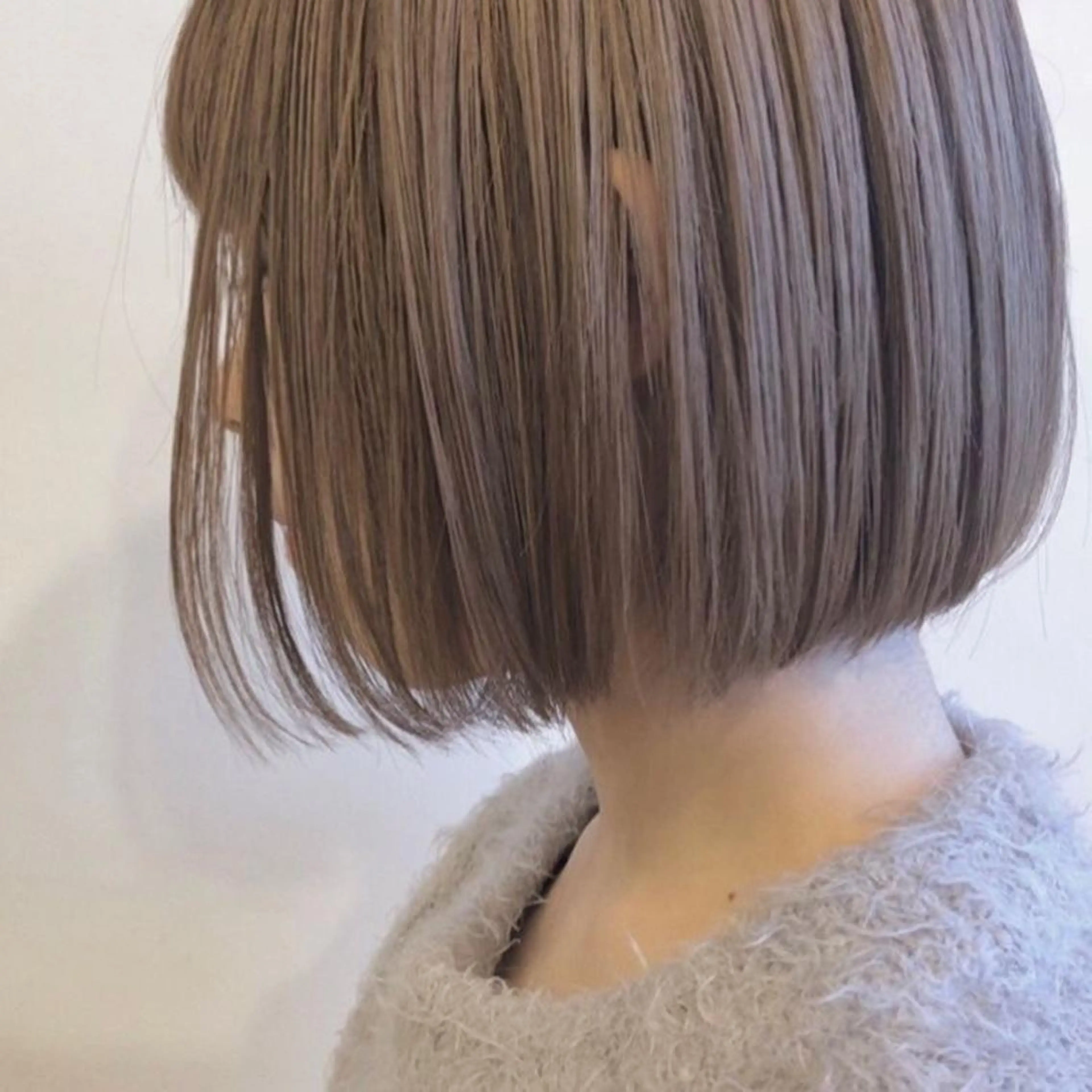 ショート カラー カット レイヤー/ベージュ カラー/ハシモトのヘアスタイル