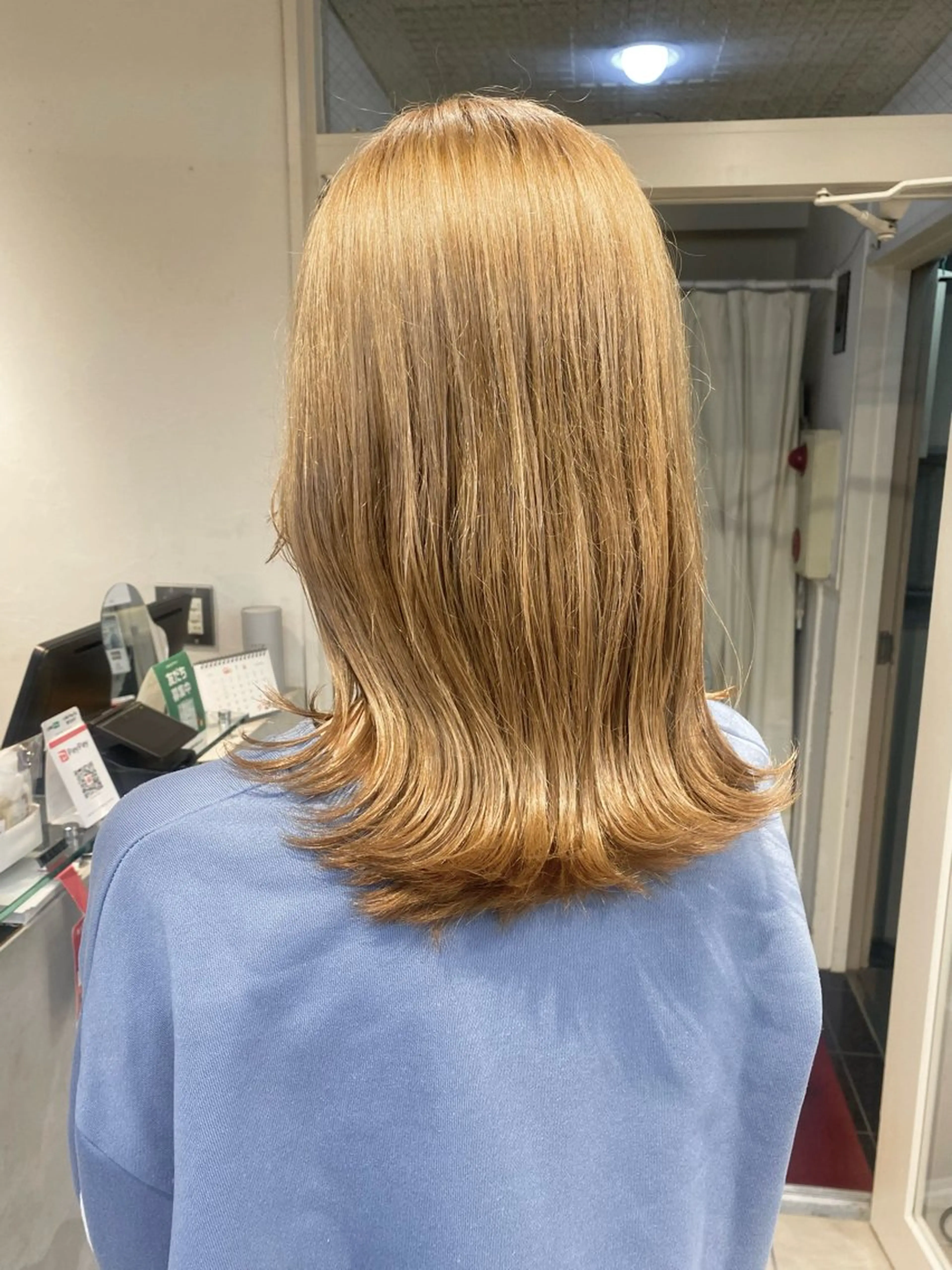 セミロング カラー ベージュカラー ブリーチ ミルクティーベージュ Aya　ブリーチなし 🌱　ダブルカラーのヘアスタイル
