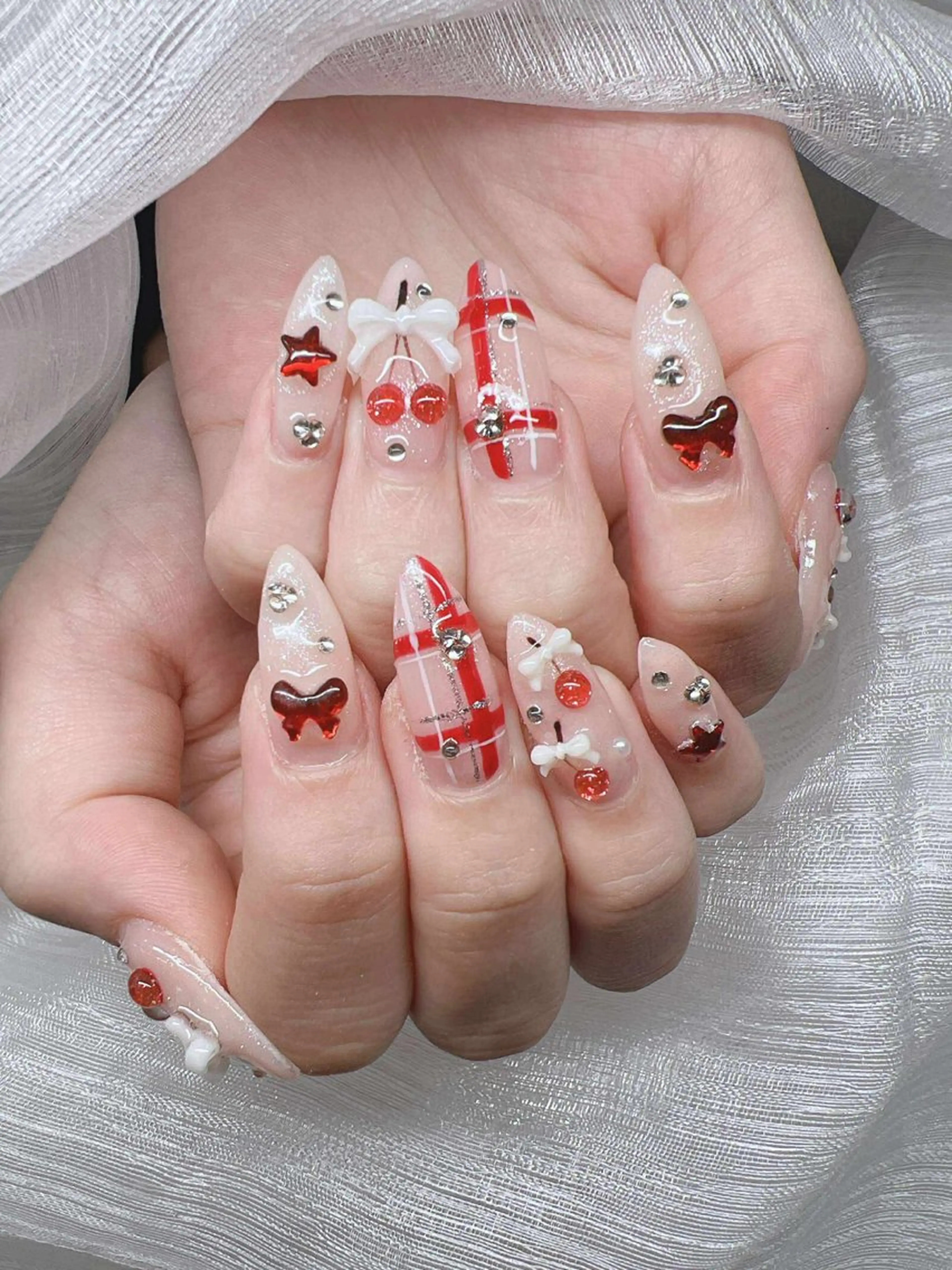 ネイル 長さ出し グラデーション 卒業式 キラキラネイル マグネットネイル ハンドネイル Lee Nailsのネイルデザイン