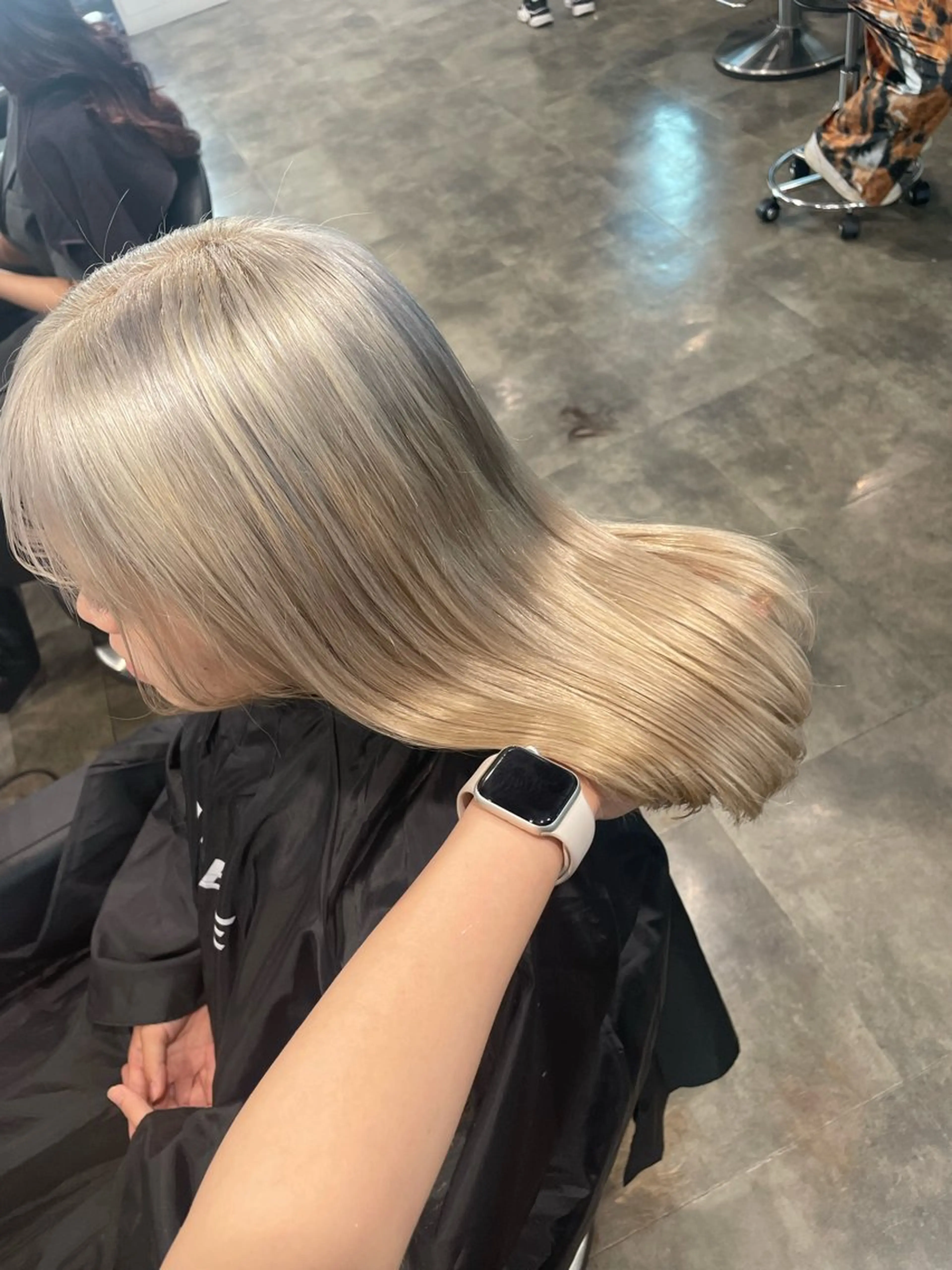 ミディアム カラー ヘアカラー ハイトーンブロンド 横浜💞ミオのヘアスタイル