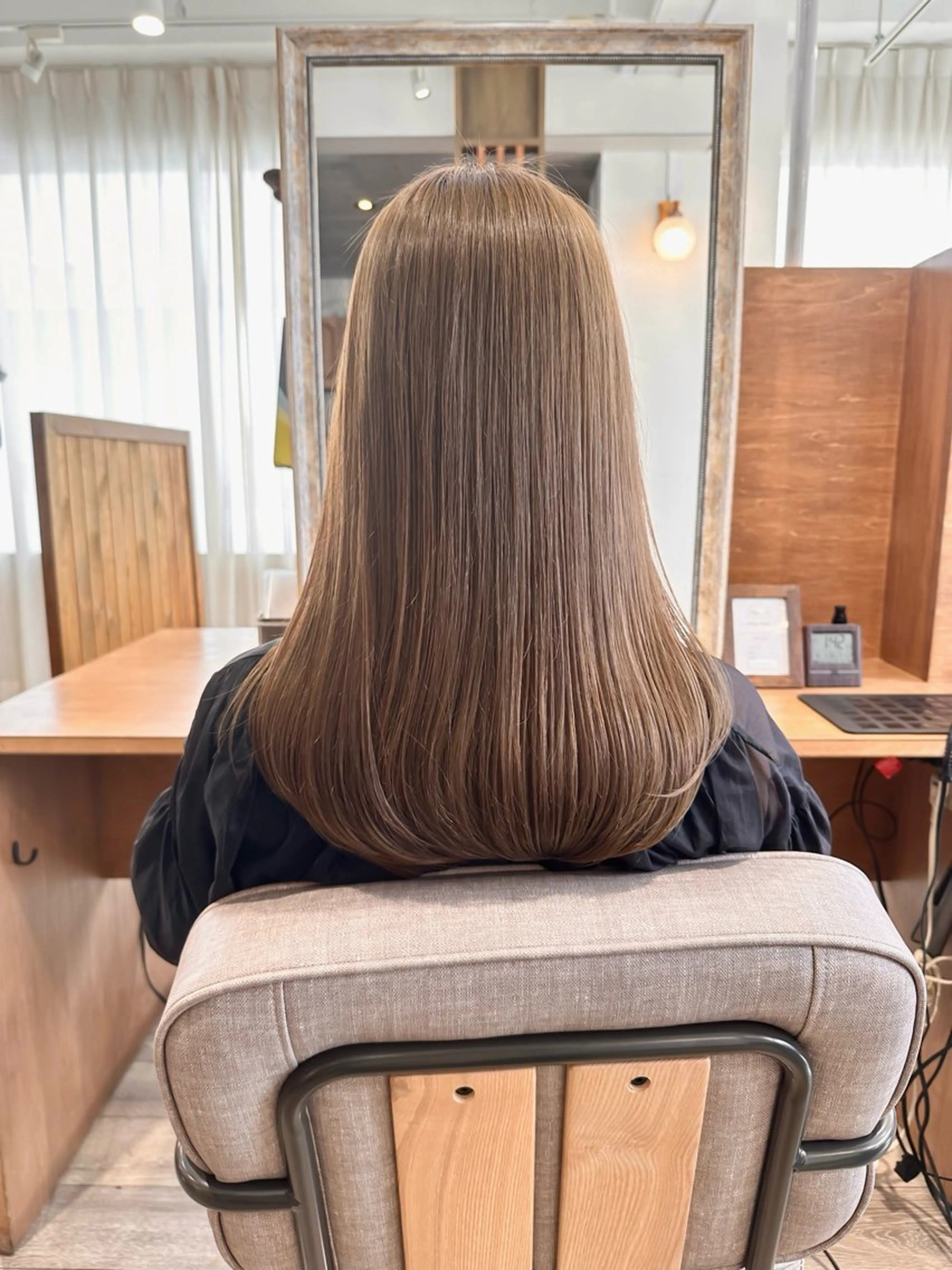ミディアム カラー カット ヘアカラー peg.hair所属・ブリーチカラー🫧 森　凪沙のヘアスタイル