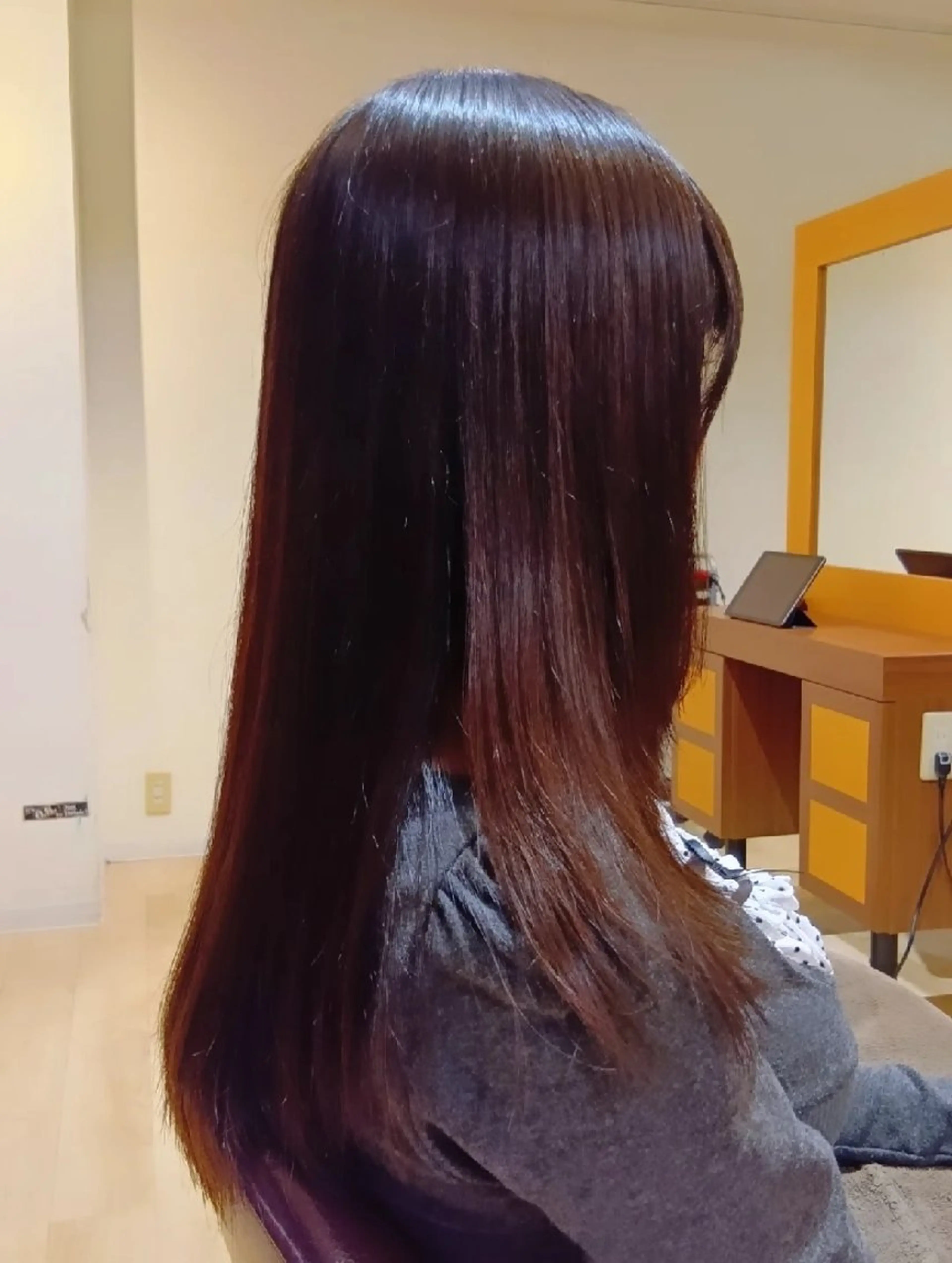 ロング デザインカット 顔周りカット ハイレイヤー レイヤーカット ロング カット トリートメント 小林暢🌟Orque 髪質改善サロン🌙のヘアスタイル