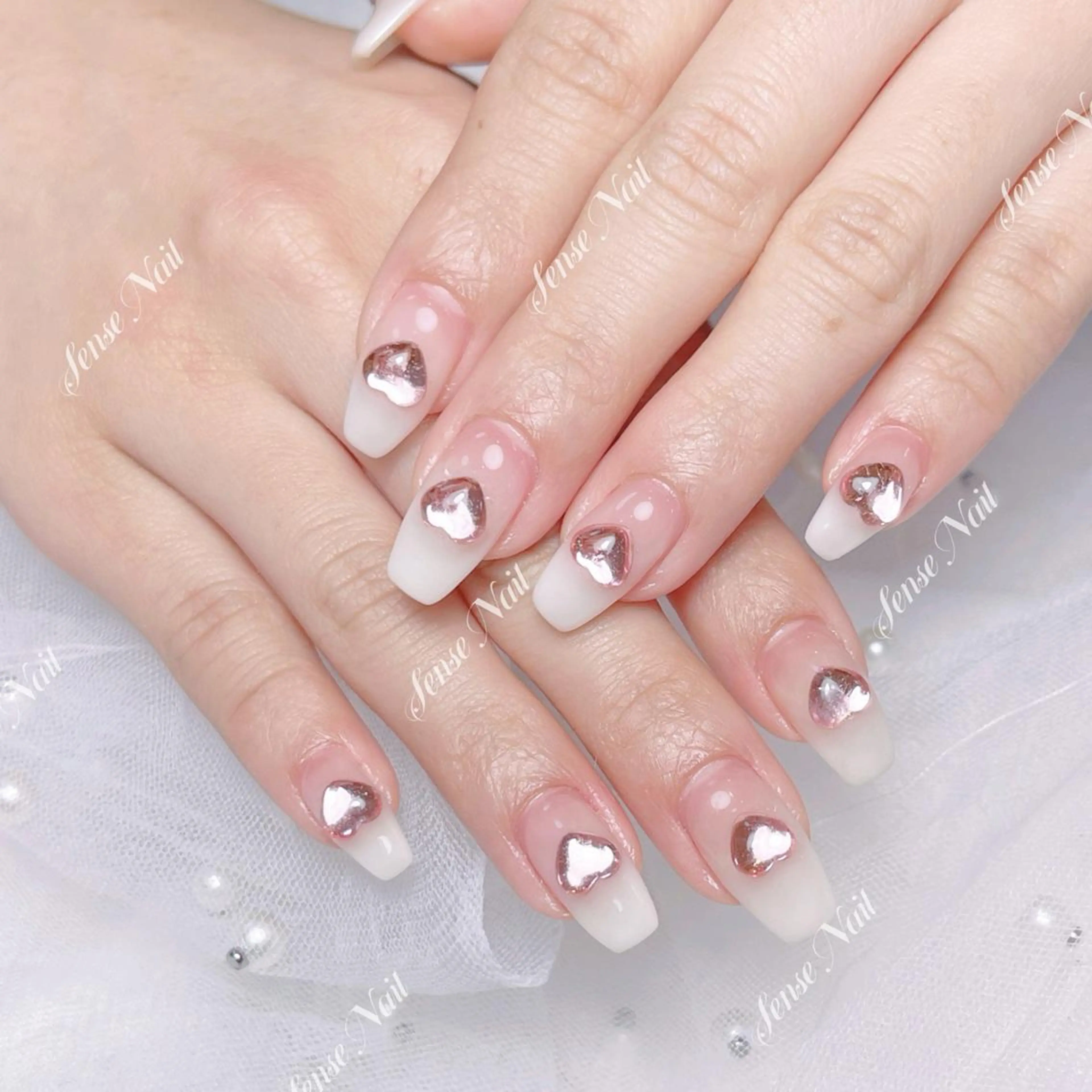 ネイル Queening 🦋のネイルデザイン
