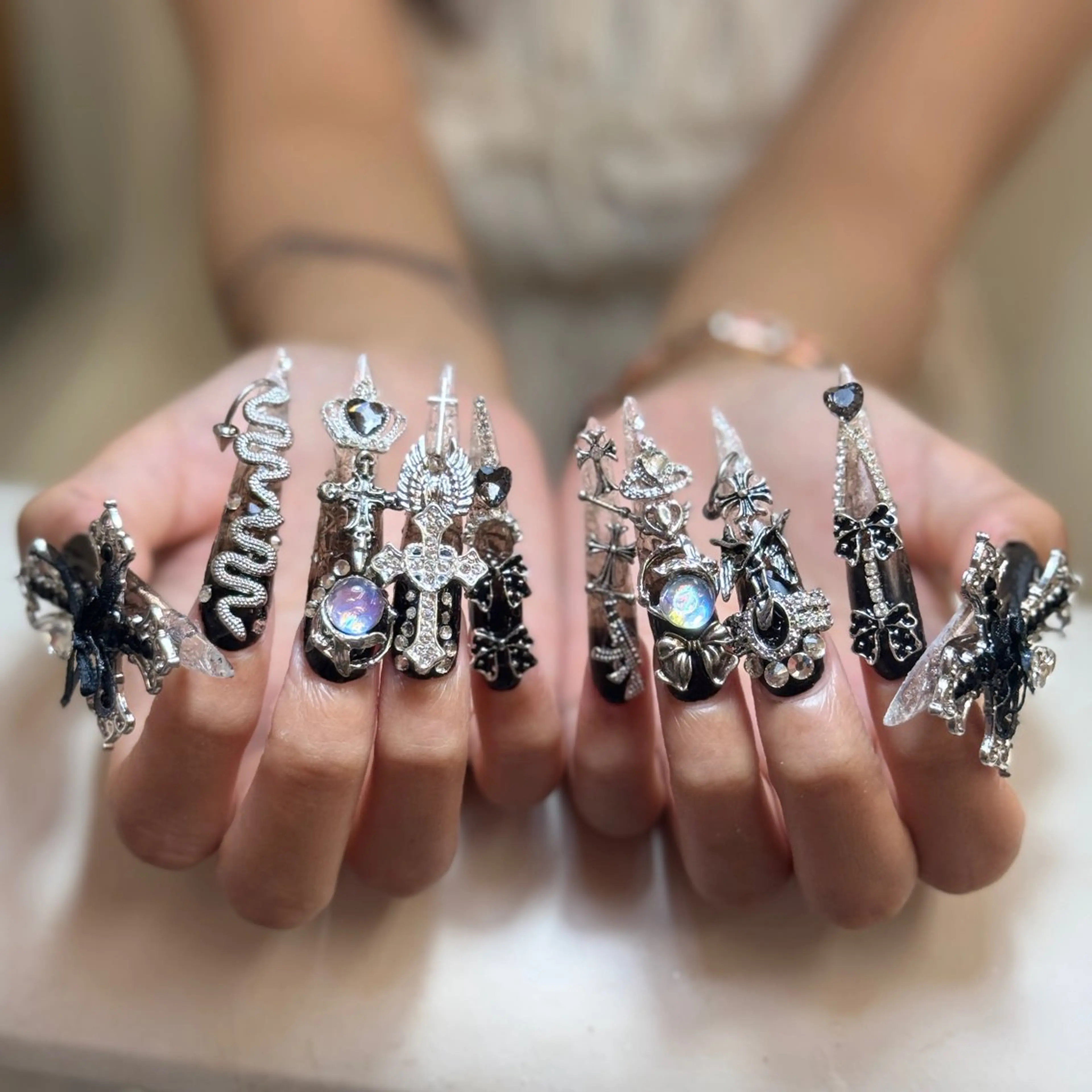 ネイル ハンドネイル ANH NAIL ゴテゴテ専門店💎のネイルデザイン