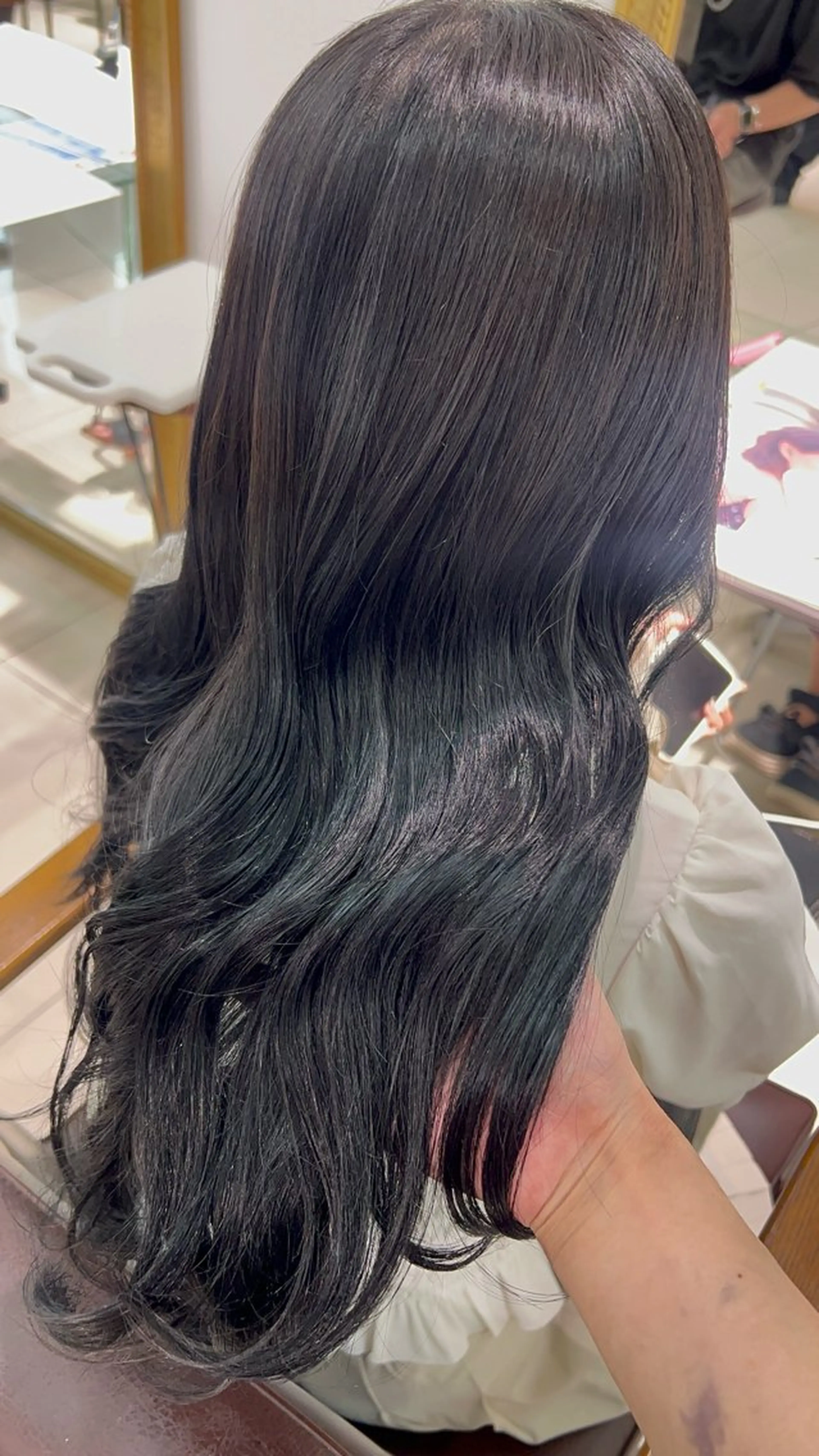 ロング カラー 透明感カラー ハイトーンカラー 🤍🫧 長井 律のヘアスタイル