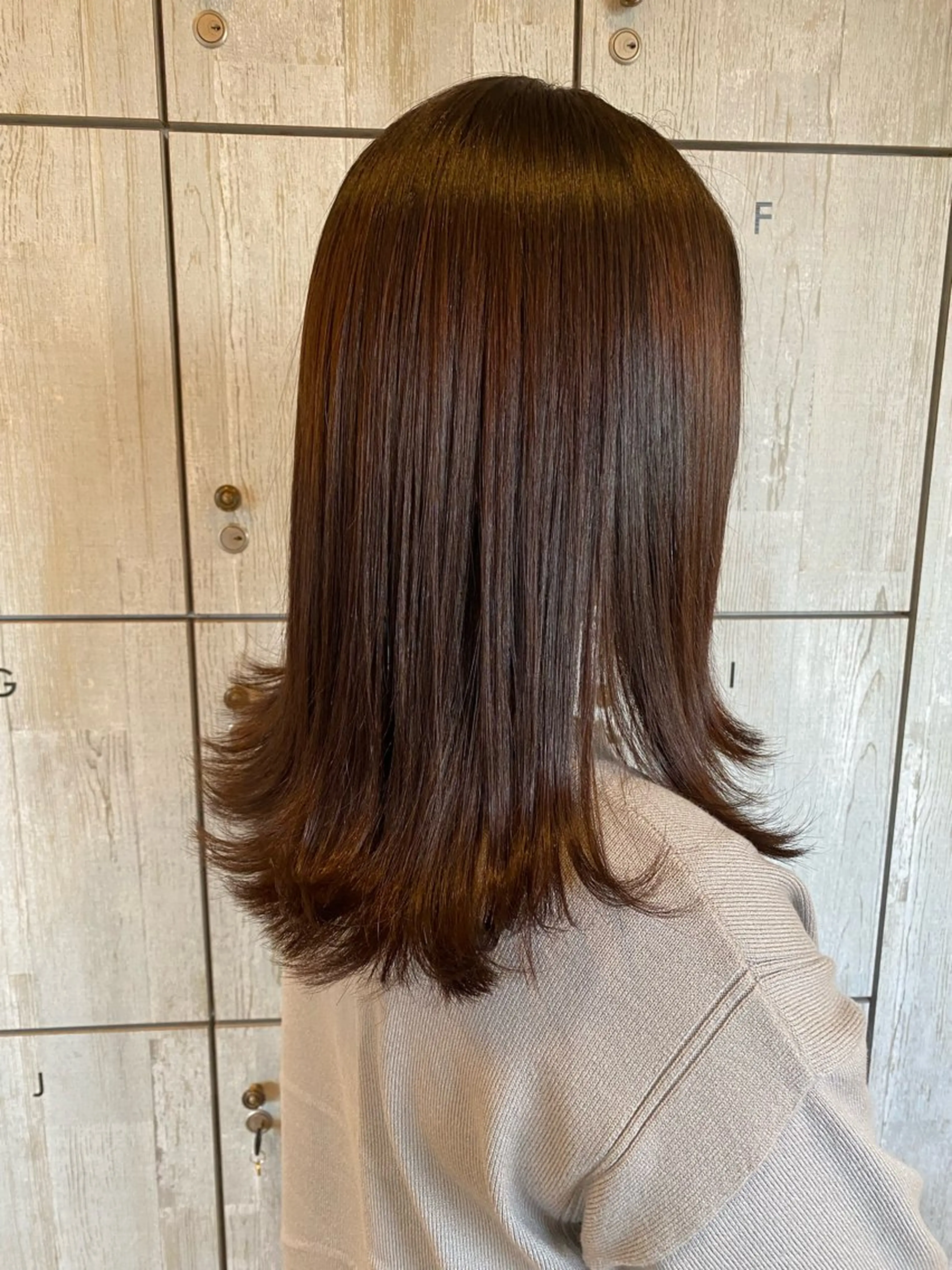 ミディアム あいさ🤍ムラ無しカ ラー🤍のヘアスタイル