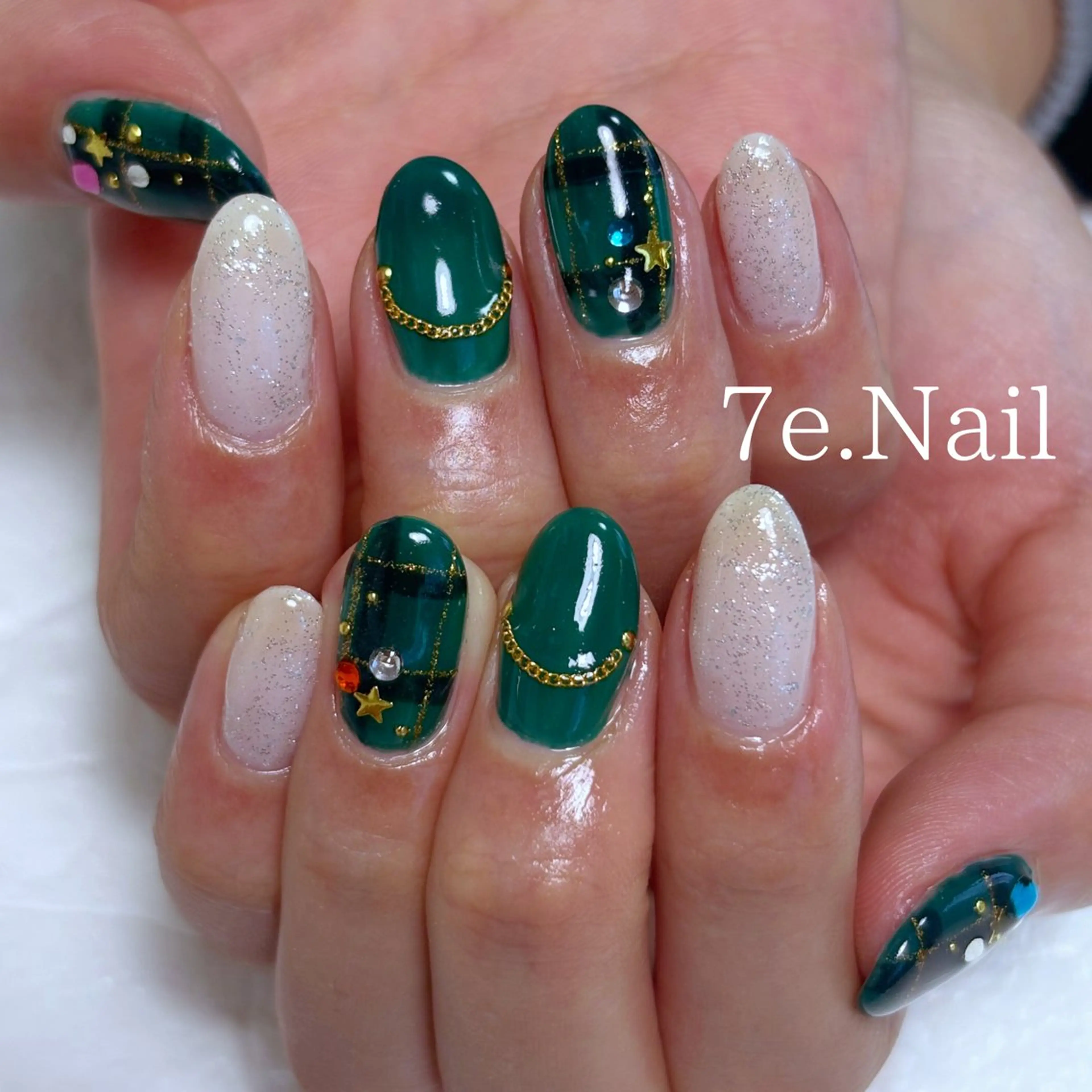 ネイル 7e. Nailのネイルデザイン