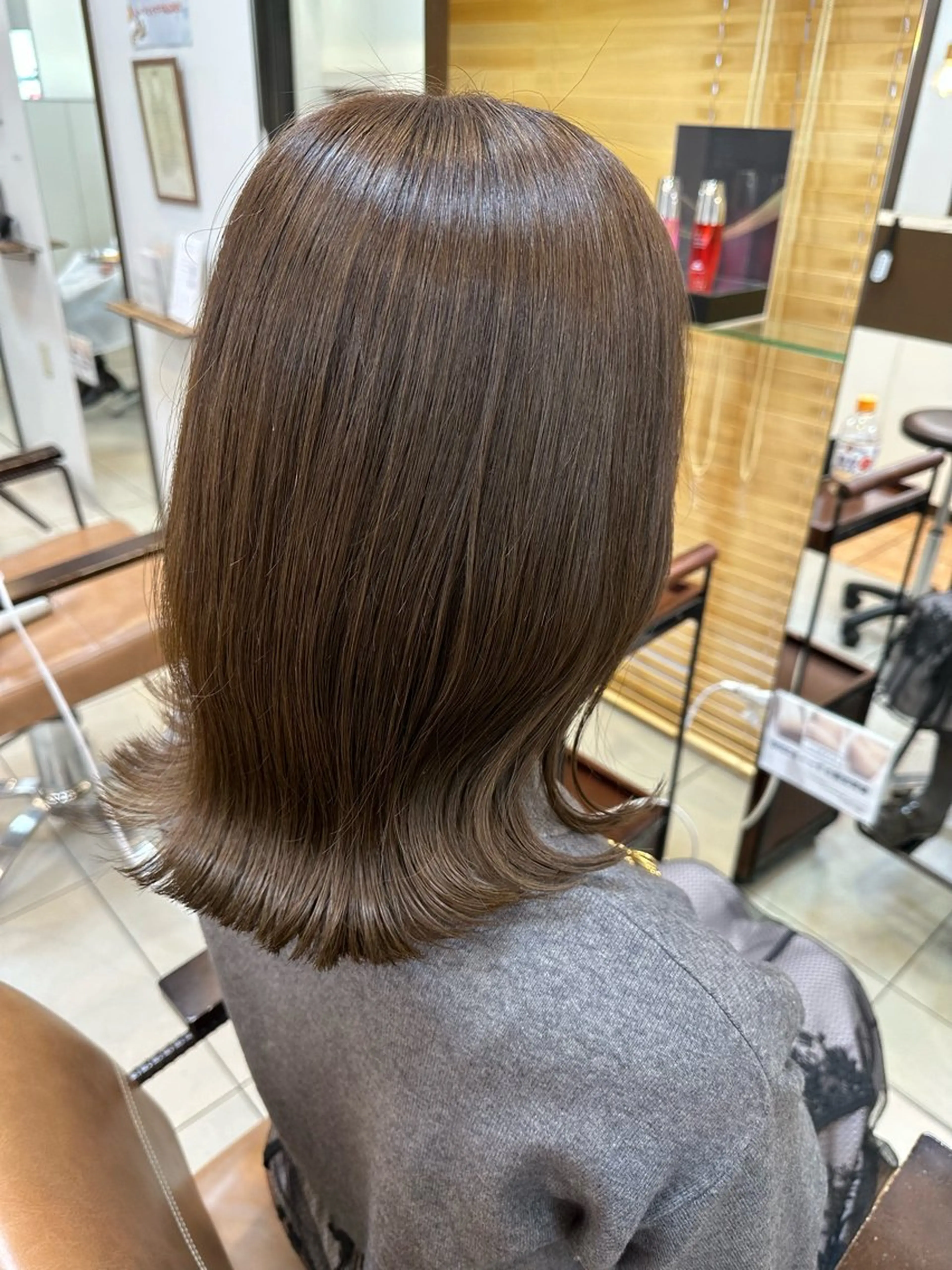 ミディアム カラー ヘアアレンジ ベージュカラー ブリーチ ブリーチなしカラー オリーブベージュ Cloe 梅田所属・🌼北口 絢🌼のヘアスタイル