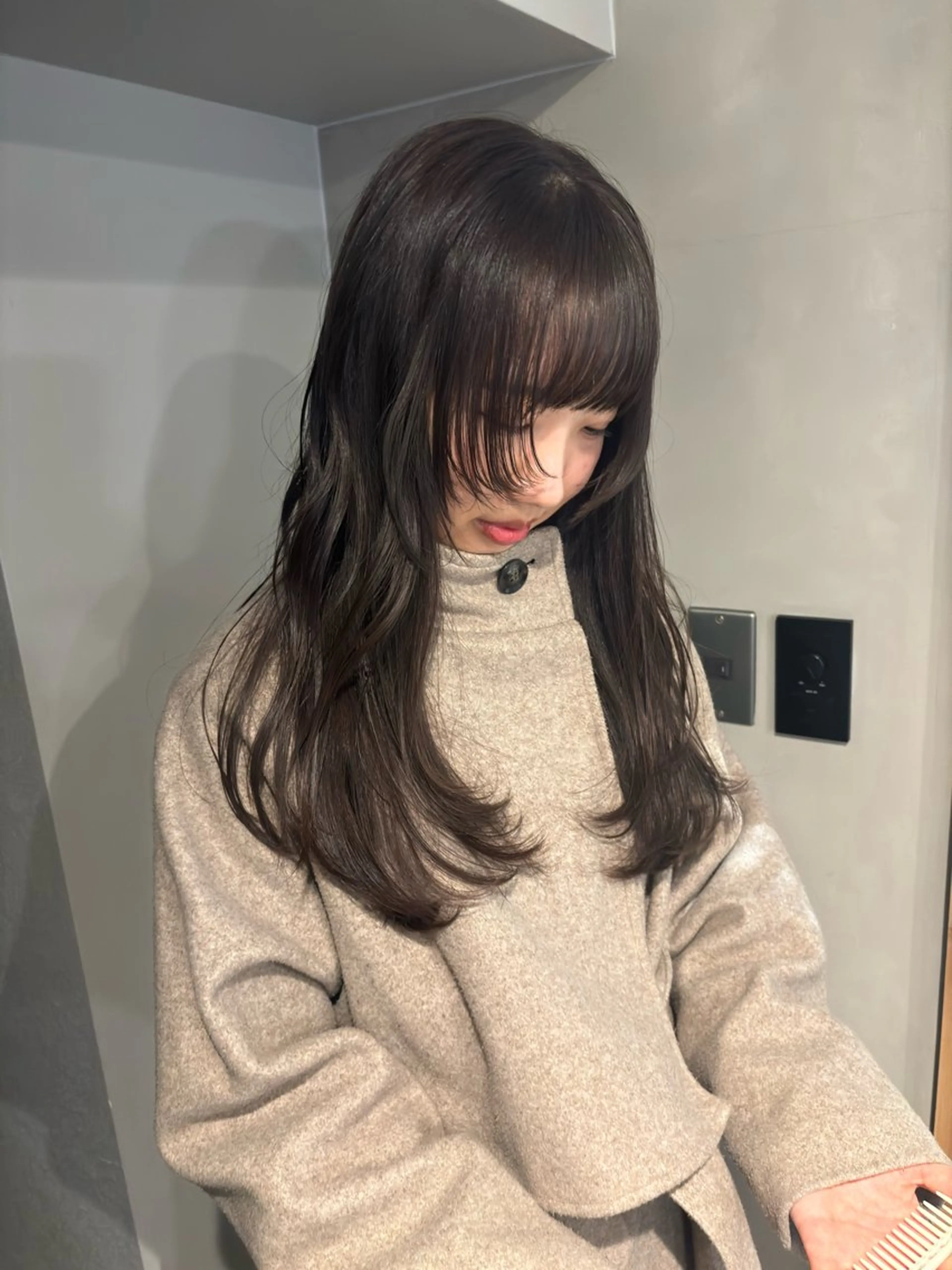 ロング ハイライト 伊藤 愛里のヘアスタイル