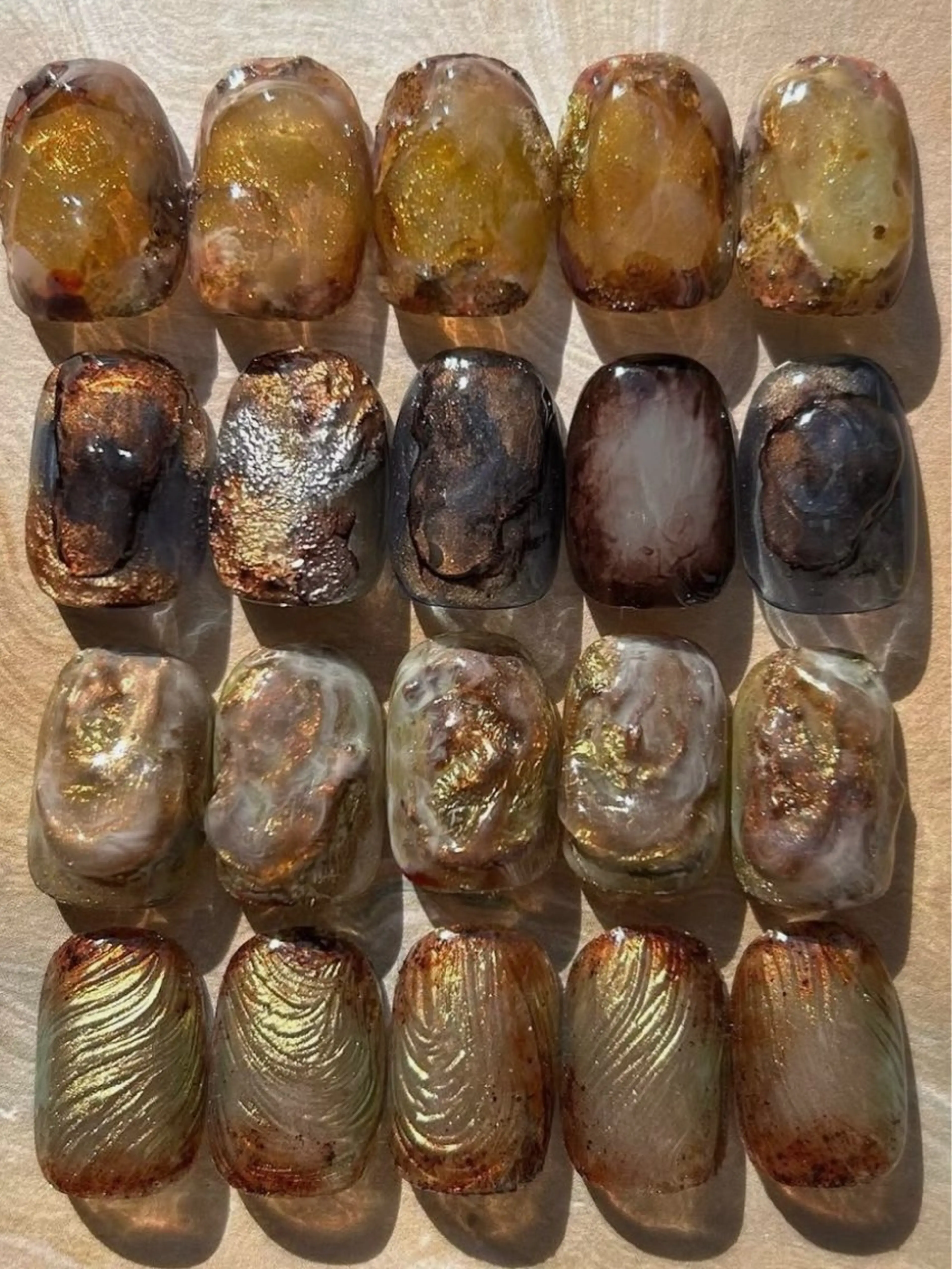 ネイル アートネイル ニュアンスネイル ぷっくりネイル talo .のネイルデザイン