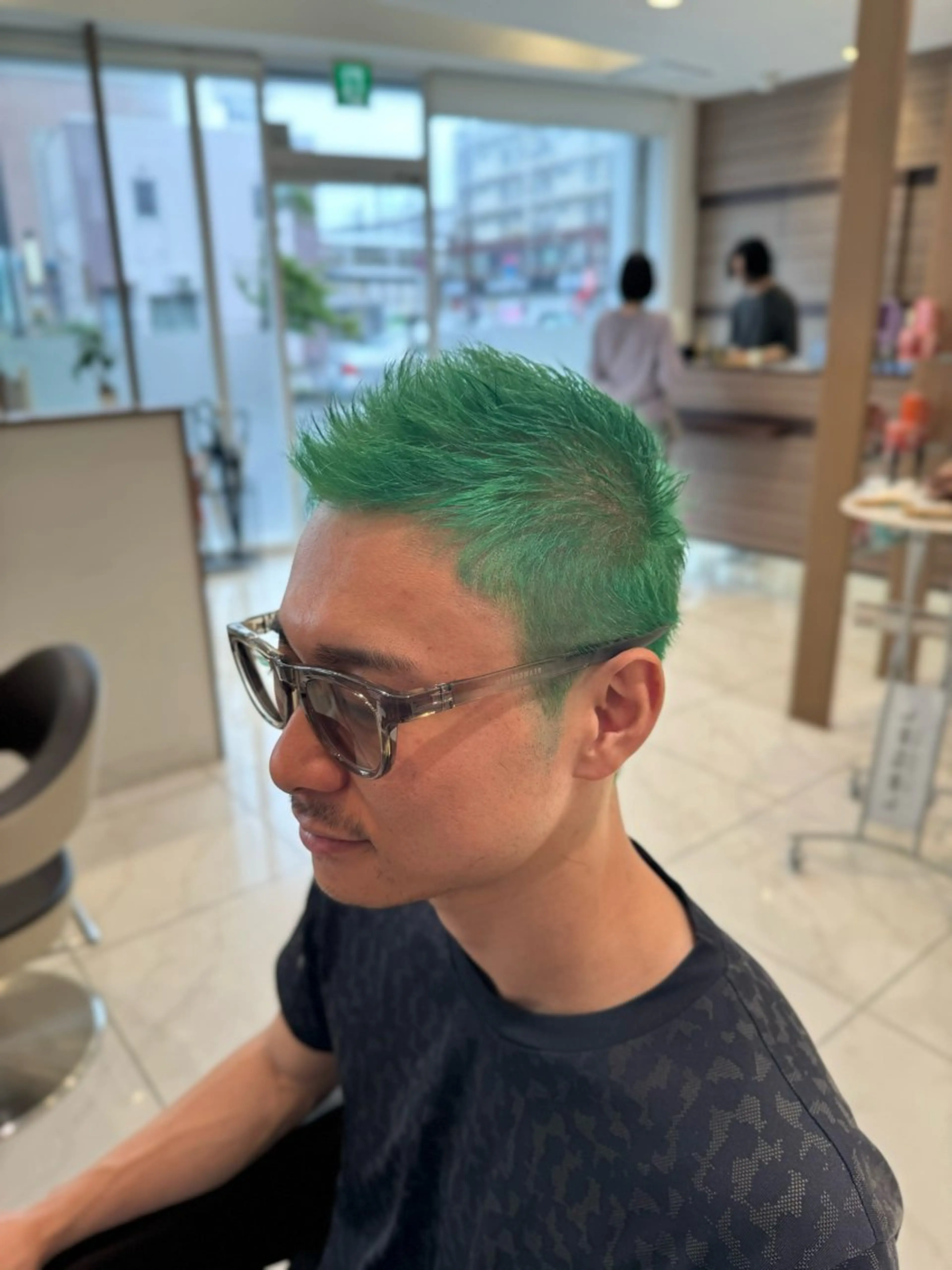 ショート カラー メンズ ヘアカラー トリートメント 前髪クロスパーマ /美髪矯正/和田優海のヘアスタイル