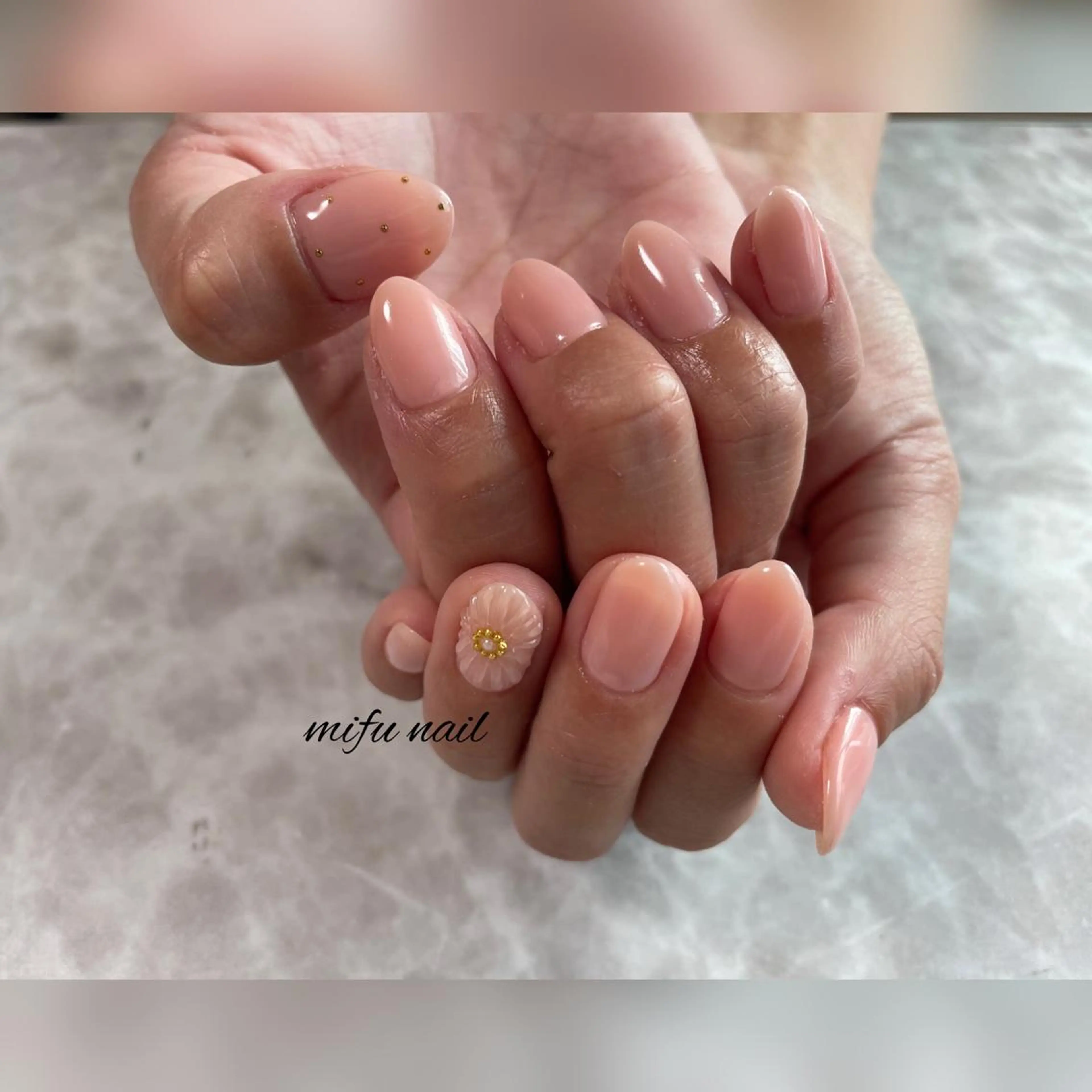 ミディアム ネイル ハンドネイル ハンドケア 大田 美笛香のネイルデザイン