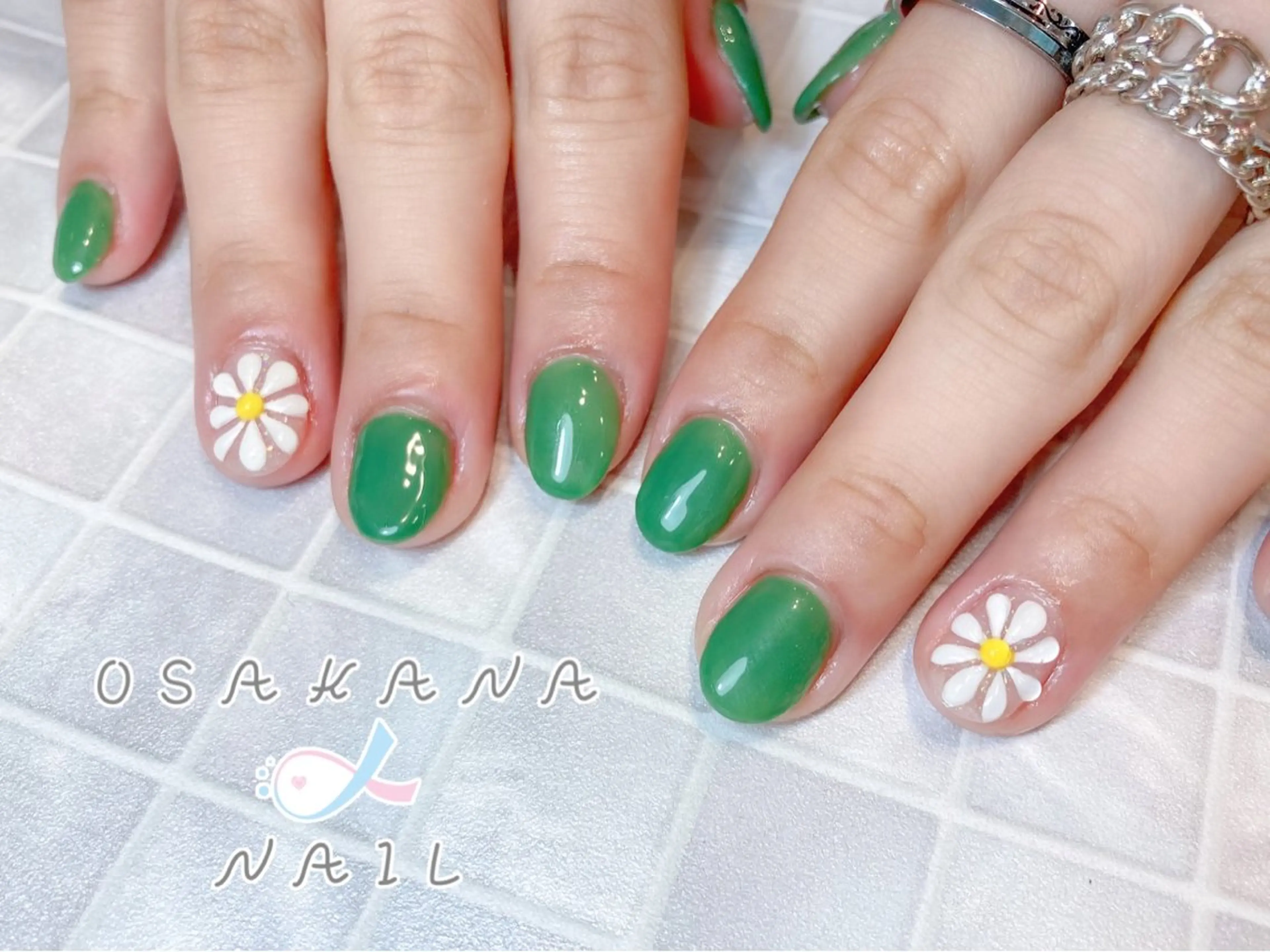 ネイル アートネイル フラワーネイル 韓国ネイル ワンカラーネイル ぷっくりネイル ハンドネイル OSAKNA NAIL しおん🐠のネイルデザイン
