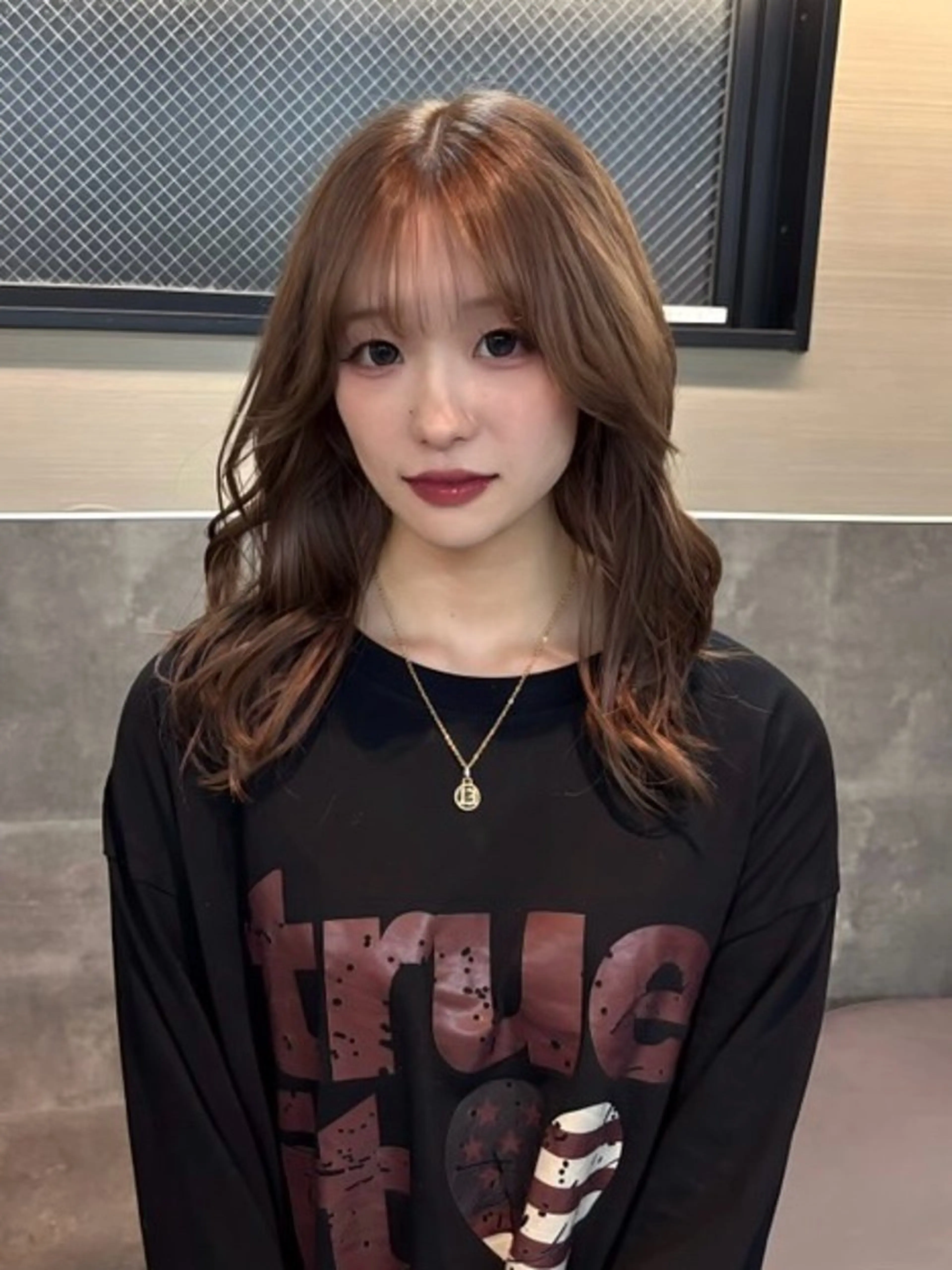 ロング カラー 渡 汐音のヘアスタイル