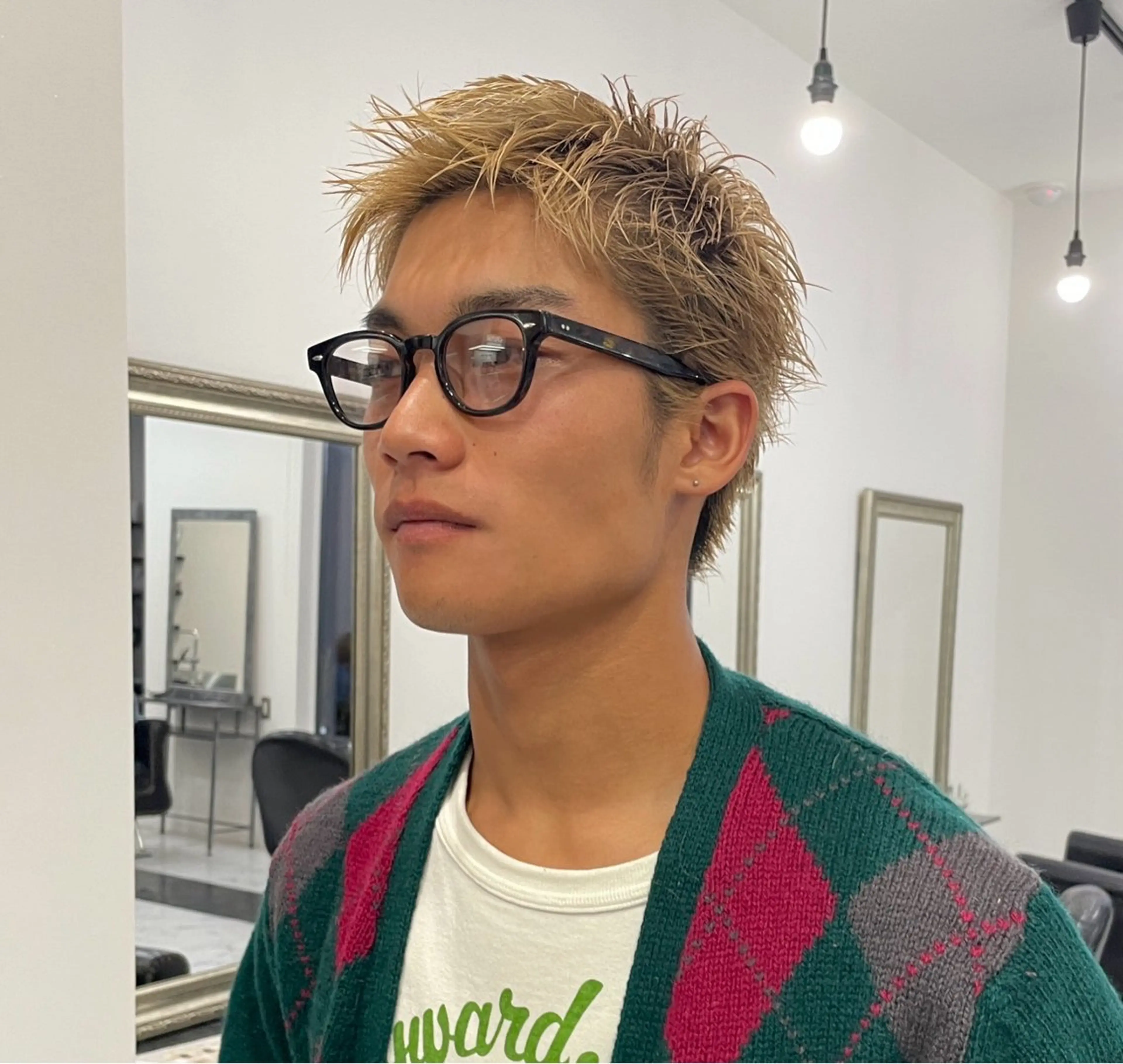 ショート カラー パーマ メンズ メンズブリーチ ブリーチ ヘアカラー 鶴田 来夢のヘアスタイル