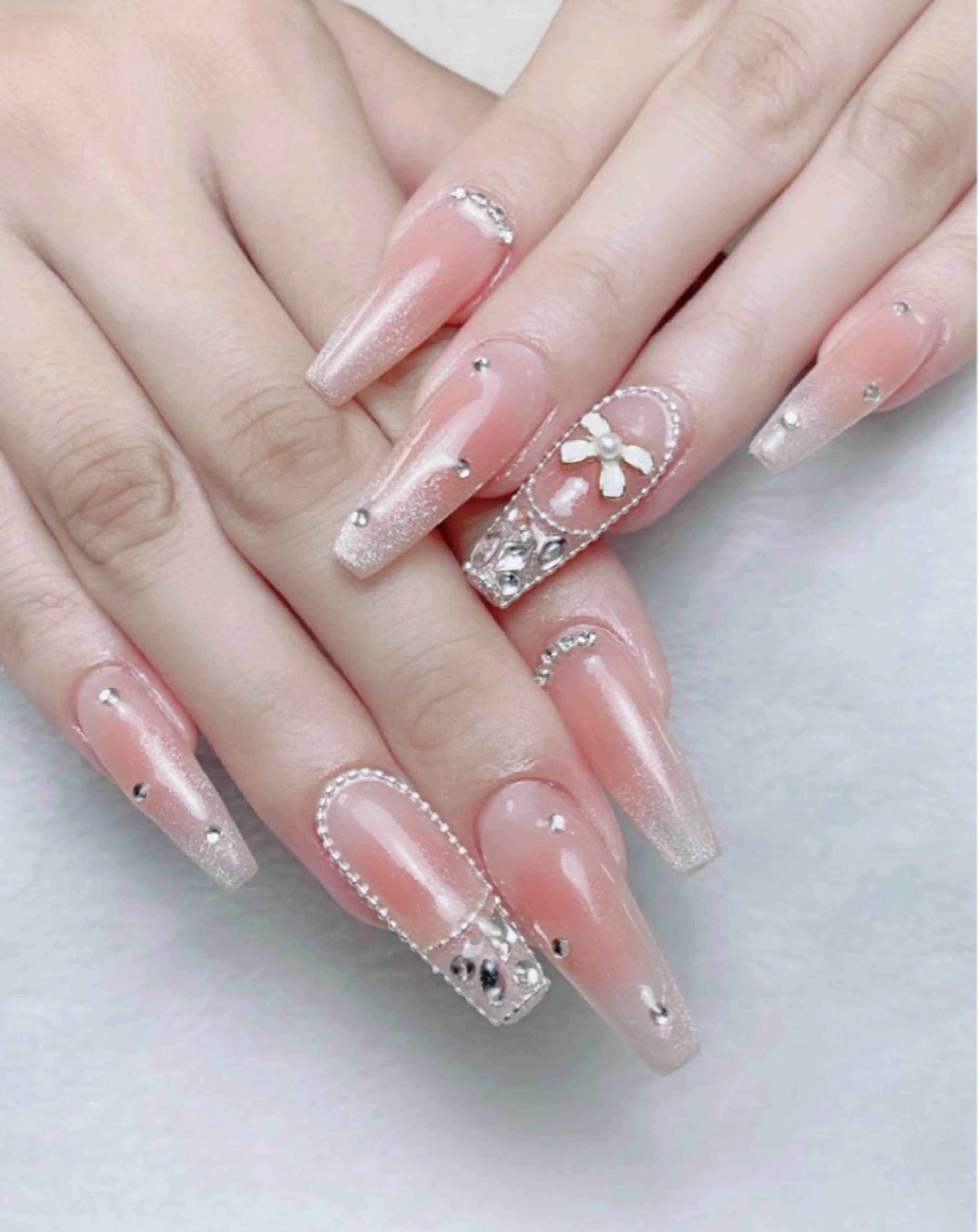 ネイル ハンドネイル HIN NAILのネイルデザイン