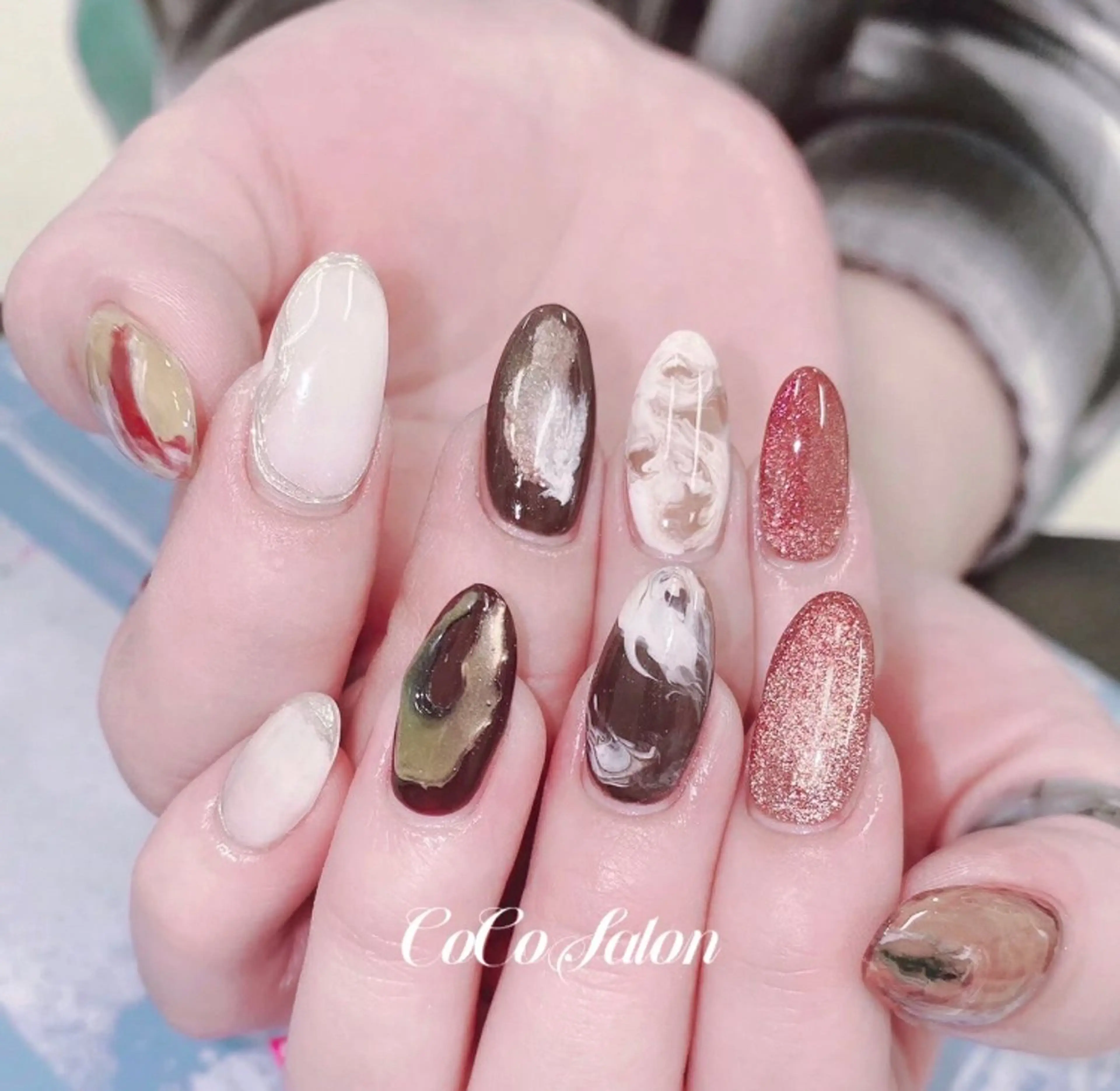 ネイル ボルドー マグネットネイル ニュアンスネイル ホワイト 冬ネイル CoCo Salon ネイル/睫毛/脱毛のネイルデザイン