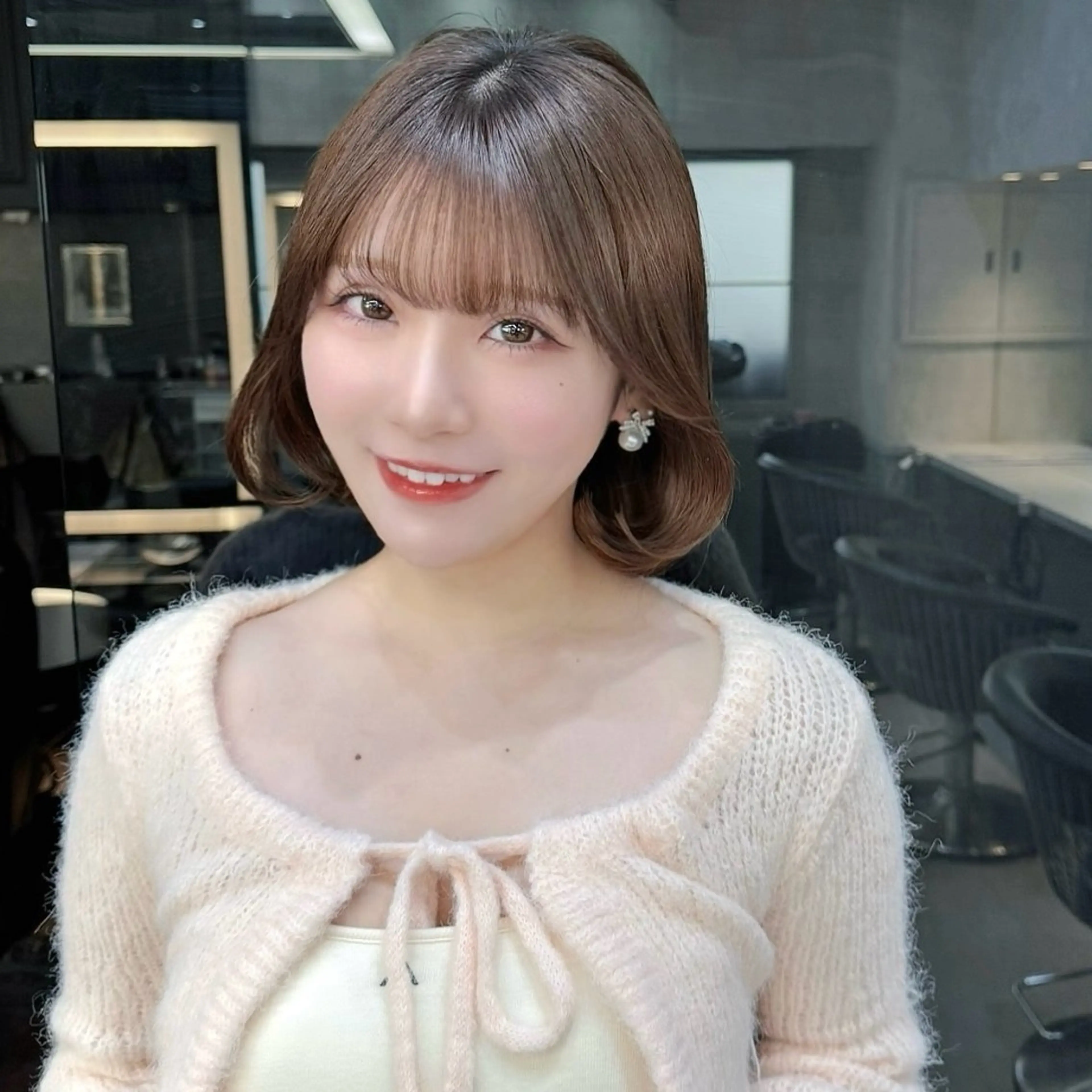 ミディアム 韓国ヘア　髪質改善 🌹レイヤー　芹奈のヘアスタイル