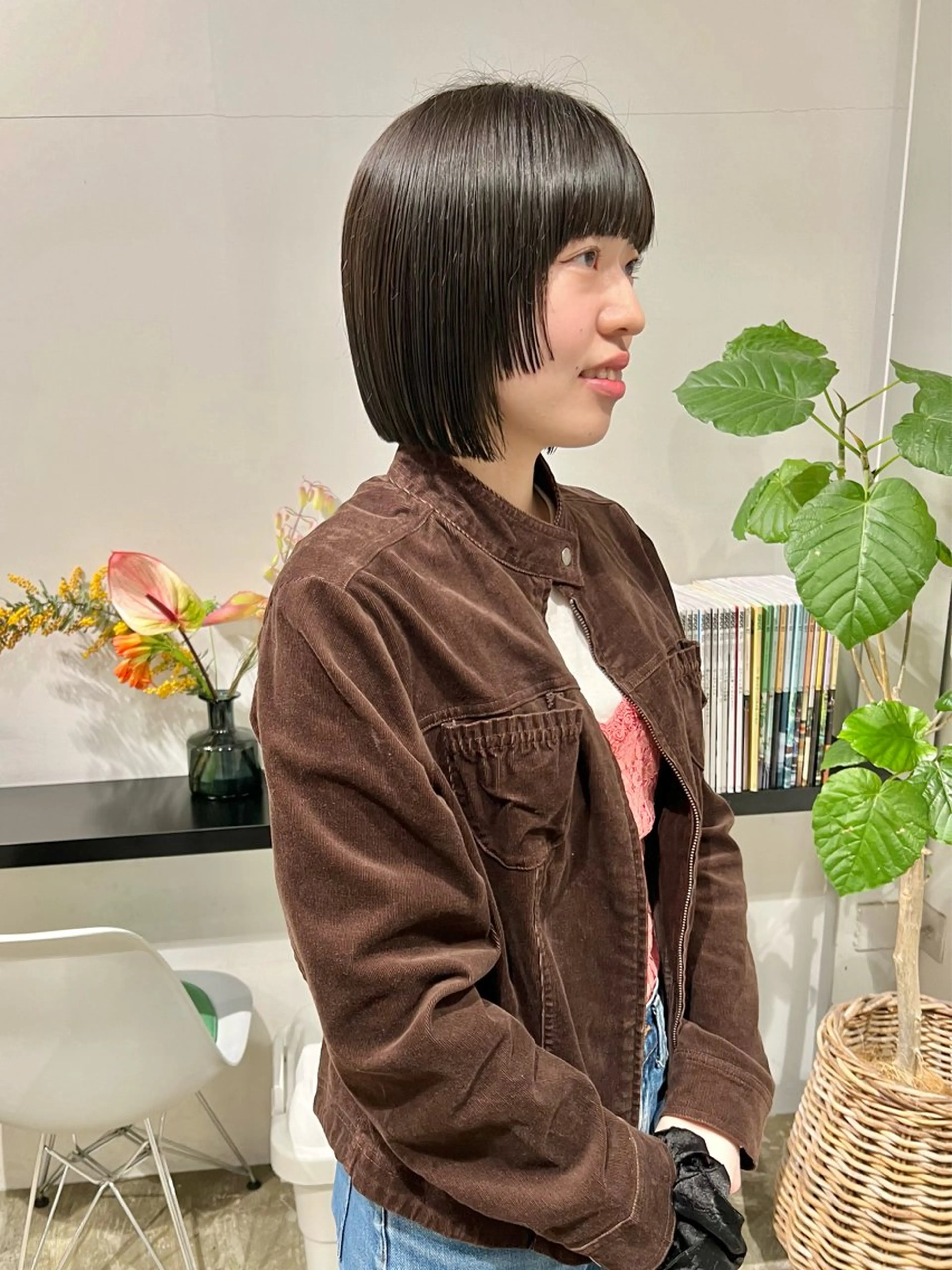 ショート ボブ カット ヘアカラー 石井 菜々のヘアスタイル