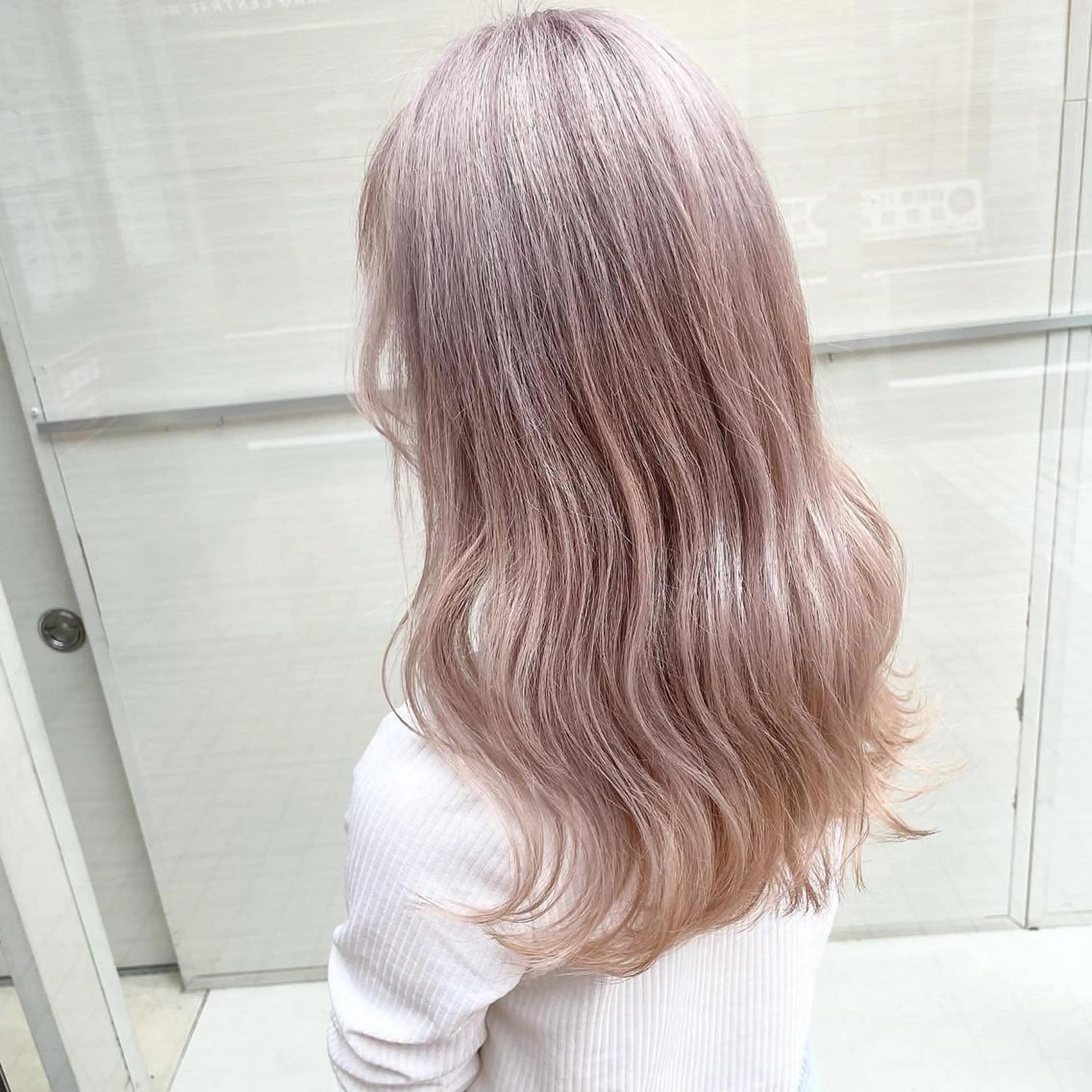 ロング カラー ヘアカラー トリートメント ヘアセット 🪄池袋ハイトーン 🪄ブリーチカラーのヘアスタイル